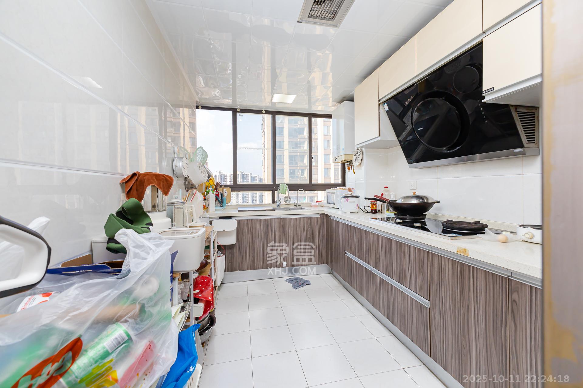 龙湖湘风原著(龙湖湘风星城) 4室2厅2卫 80.0万 龙湖湘风原著(龙湖湘风星城) 4室2厅2卫 80.0万厨房