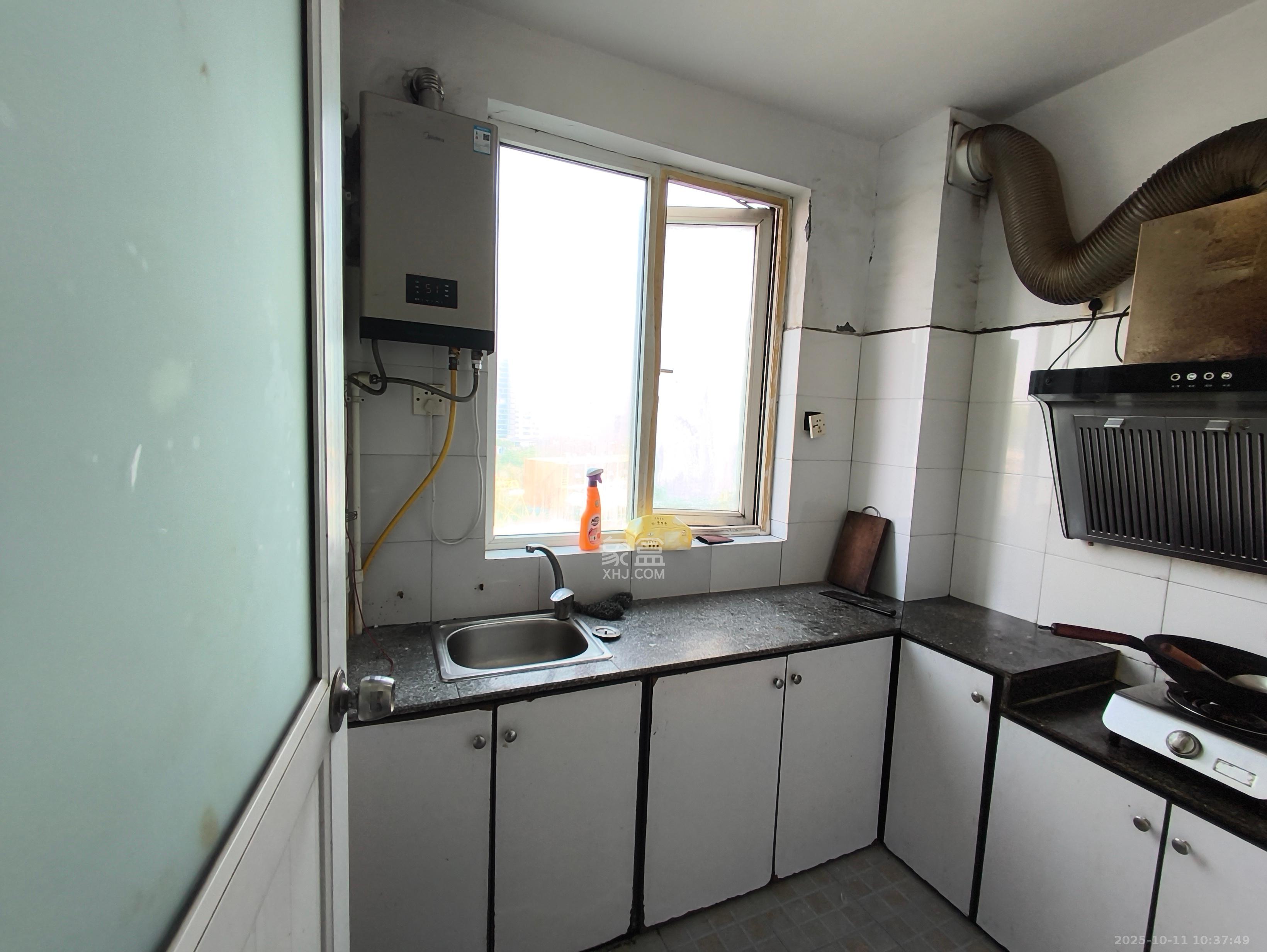 长房凤凰佳园 1室1厅1卫 1100.0元/月 长房凤凰佳园 1室1厅1卫 1100.0元/月室内图