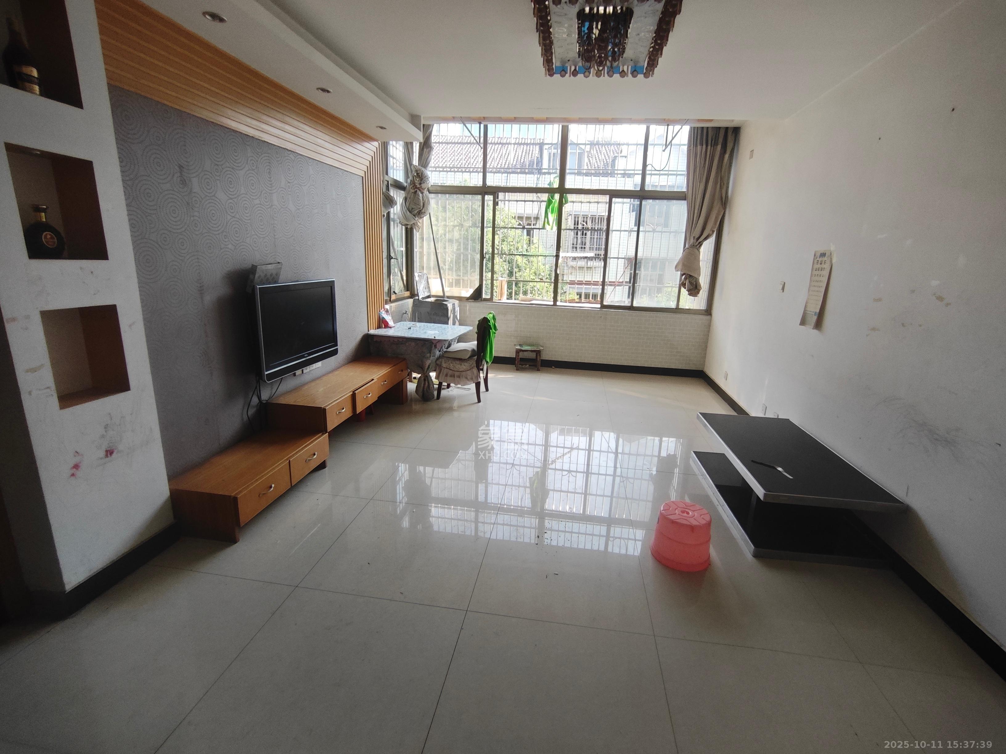 金石蓉园  1室0厅1卫    1500.0元/月