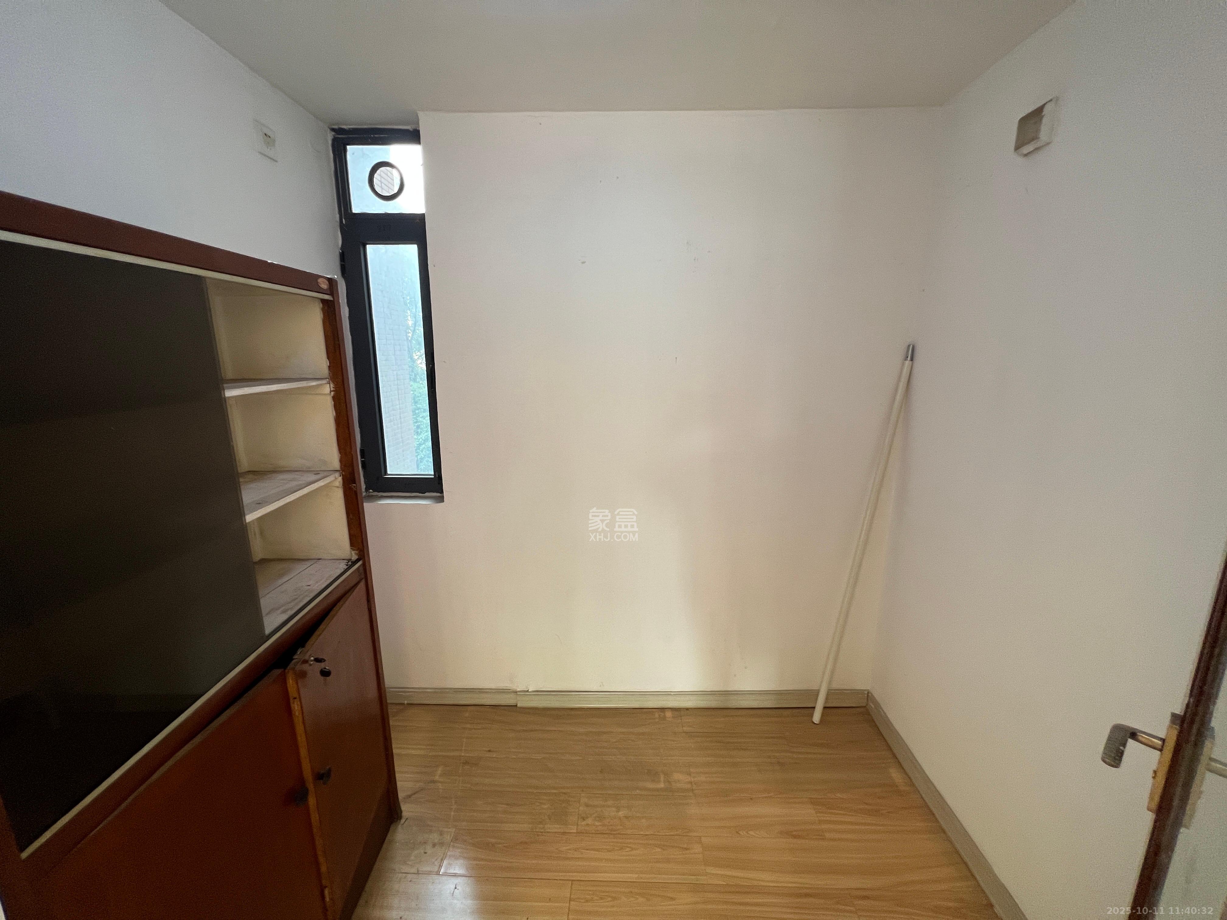 三万英尺 1室0厅2卫 3800.0元/月 三万英尺 1室0厅2卫 3800.0元/月室内图