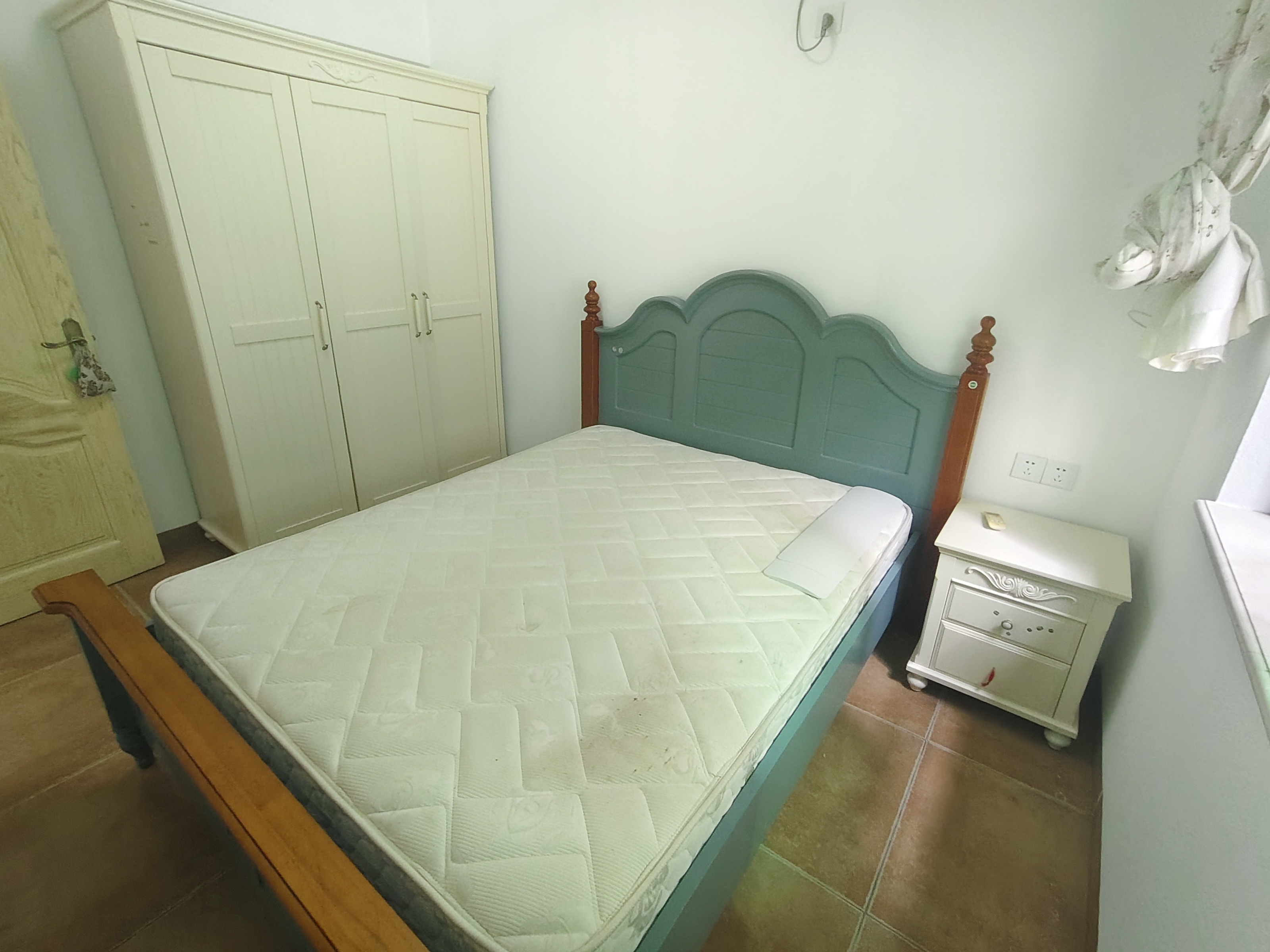 现代花园一期 2室2厅1卫 120.0万 现代花园一期 2室2厅1卫 120.0万客厅