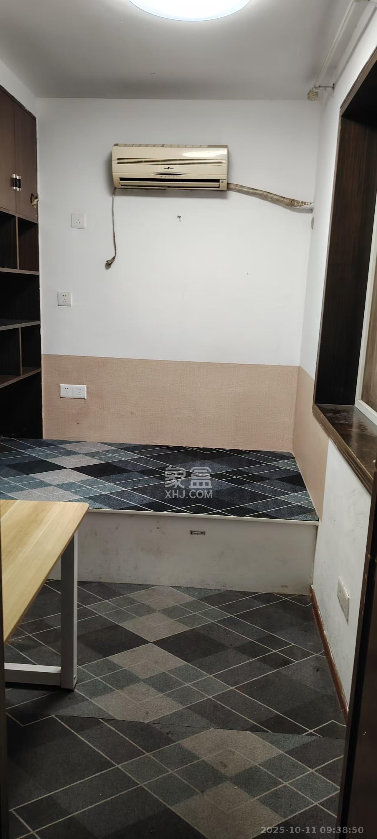 长郡花园  2室1厅1卫    1200.0元/月 长郡花园  2室1厅1卫    1200.0元/月室内图