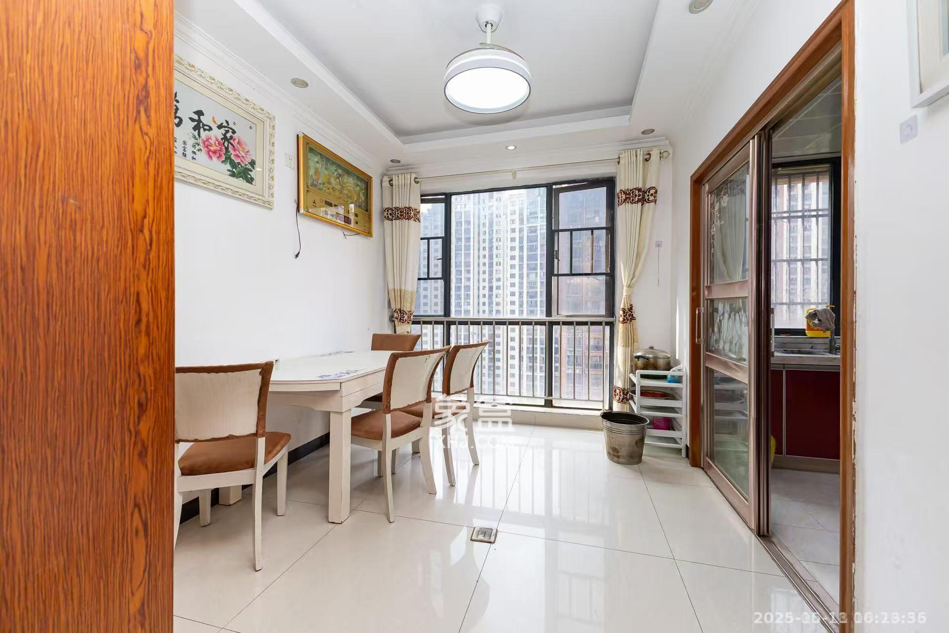 珠江东方明珠(新地东方明珠)三期 4室2厅2卫 2200.0元/月 珠江东方明珠(新地东方明珠)三期 4室2厅2卫 2200.0元/月室内图