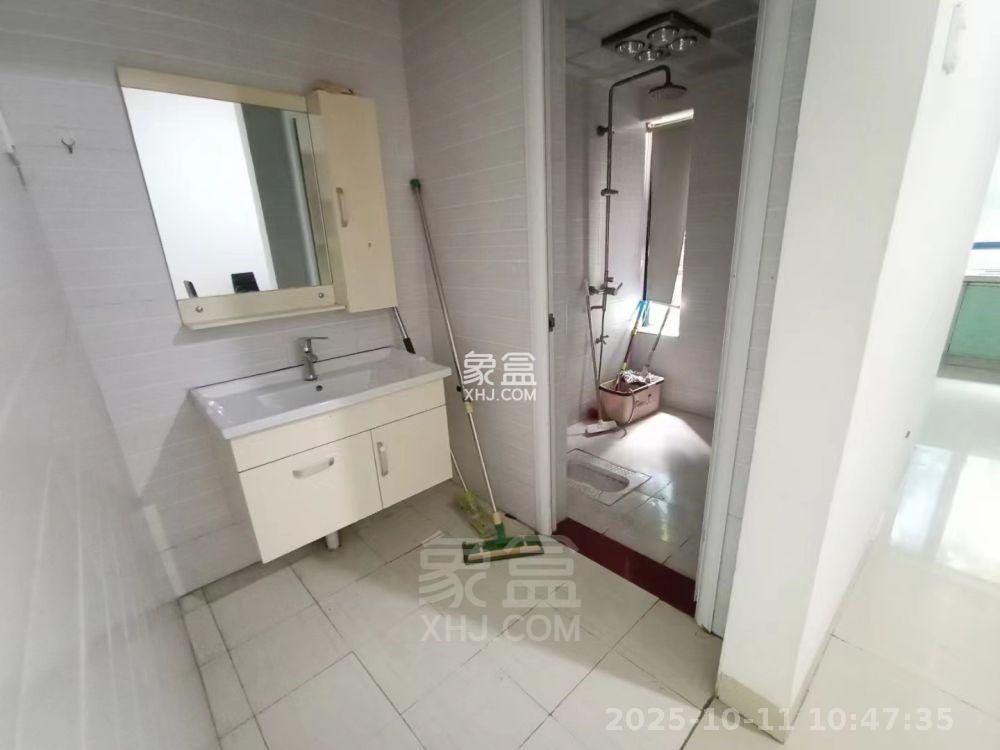 山水国际 3室2厅2卫 1500.0元/月 山水国际 3室2厅2卫 1500.0元/月室内图