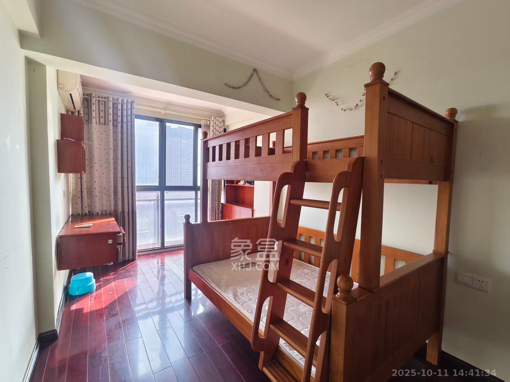 盛地尊域  4室2厅2卫    1900.0元/月室内图