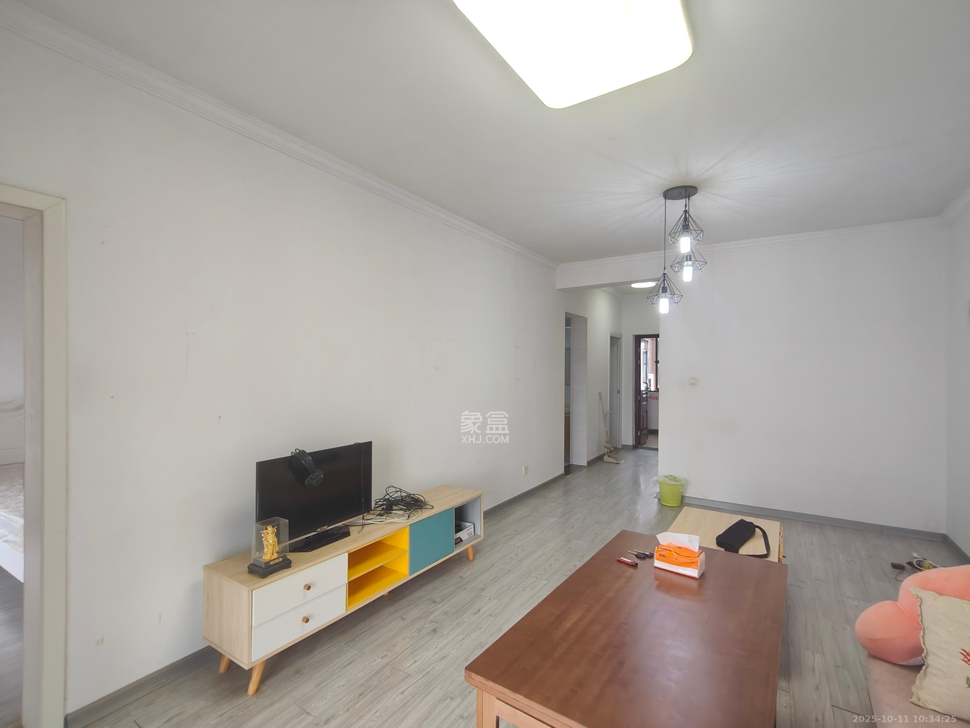 旭辉御府  3室1厅1卫    2400.0元/月 旭辉御府  3室1厅1卫    2400.0元/月室内图