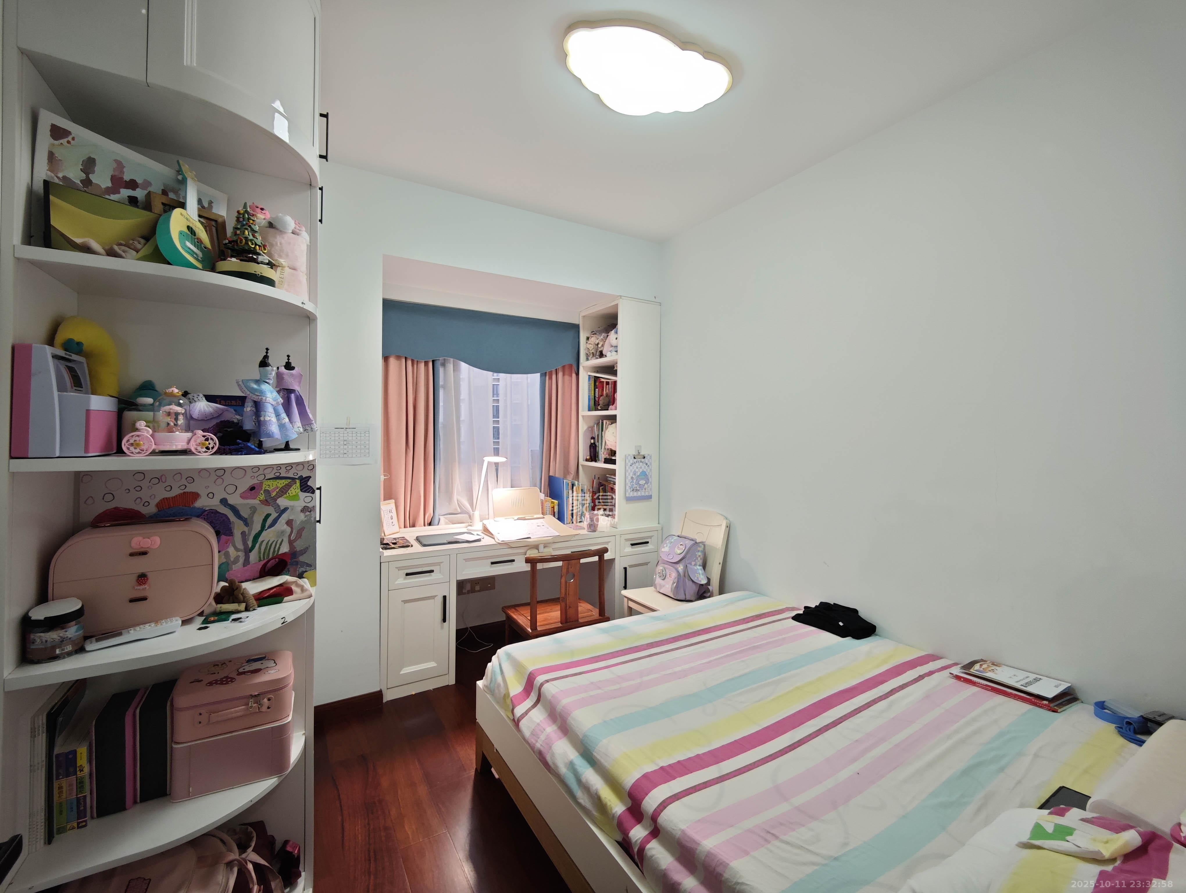 西湖鸿运佳苑  3室2厅2卫    98.0万 西湖鸿运佳苑  3室2厅2卫    98.0万卧室