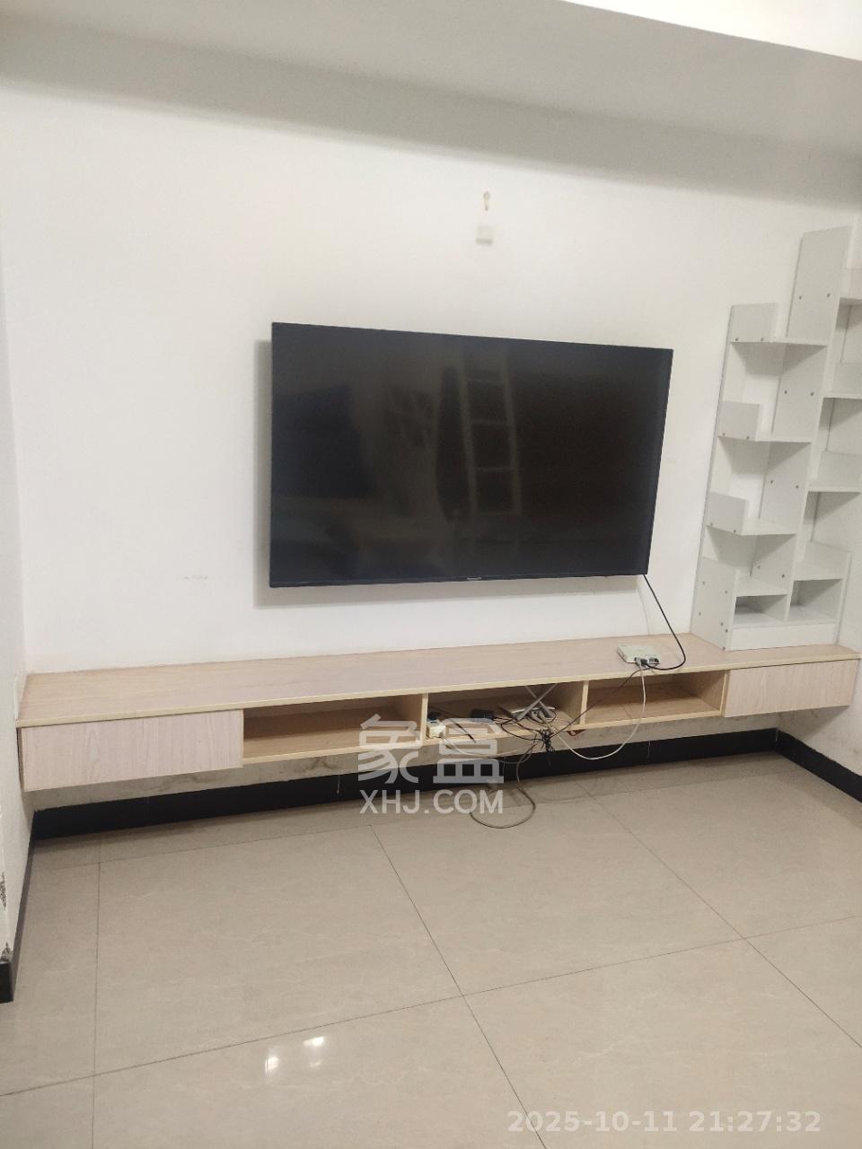 新长海广场  1室1厅1卫    1200.0元/月室内图