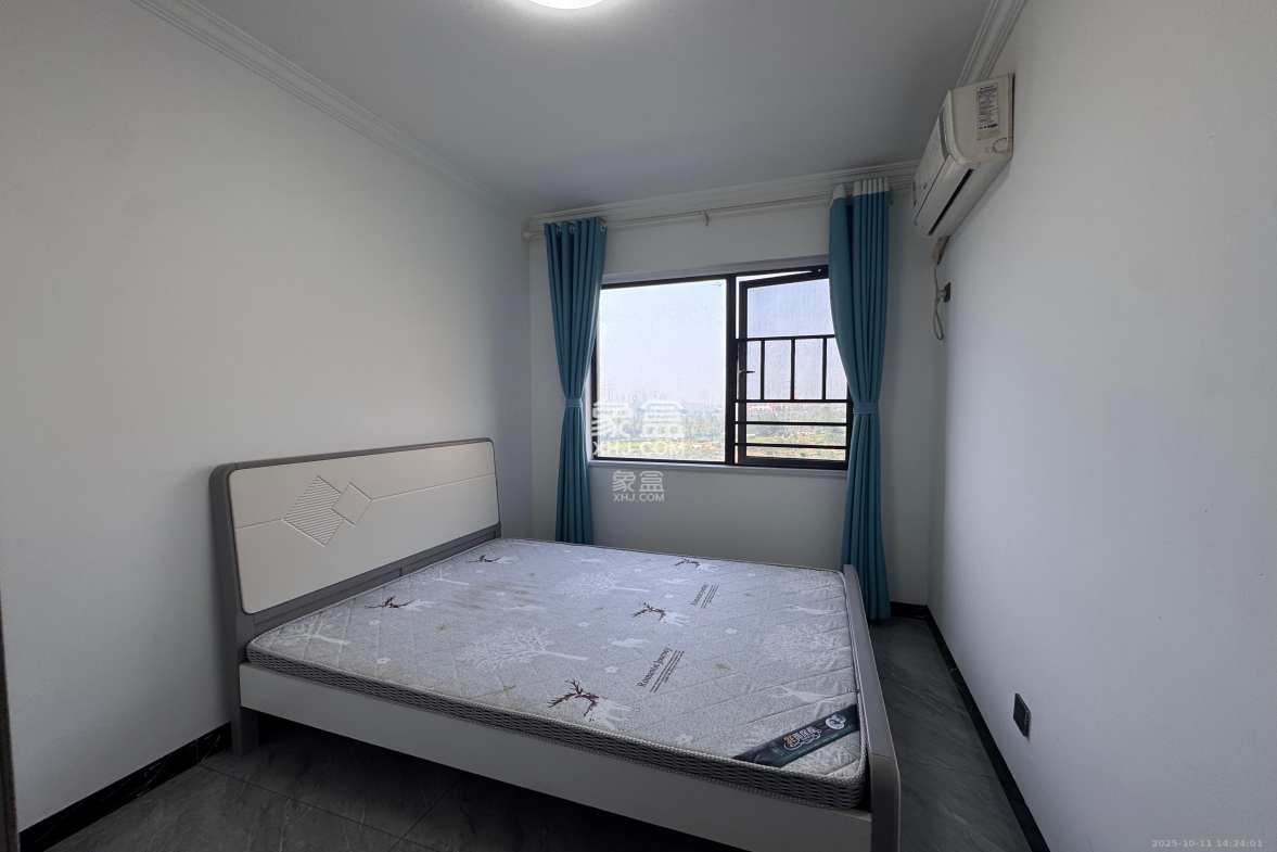 长郡旁牛津街(瑞凯滨江雅苑) 3室2厅1卫 1700.0元/月 长郡旁牛津街(瑞凯滨江雅苑) 3室2厅1卫 1700.0元/月室内图