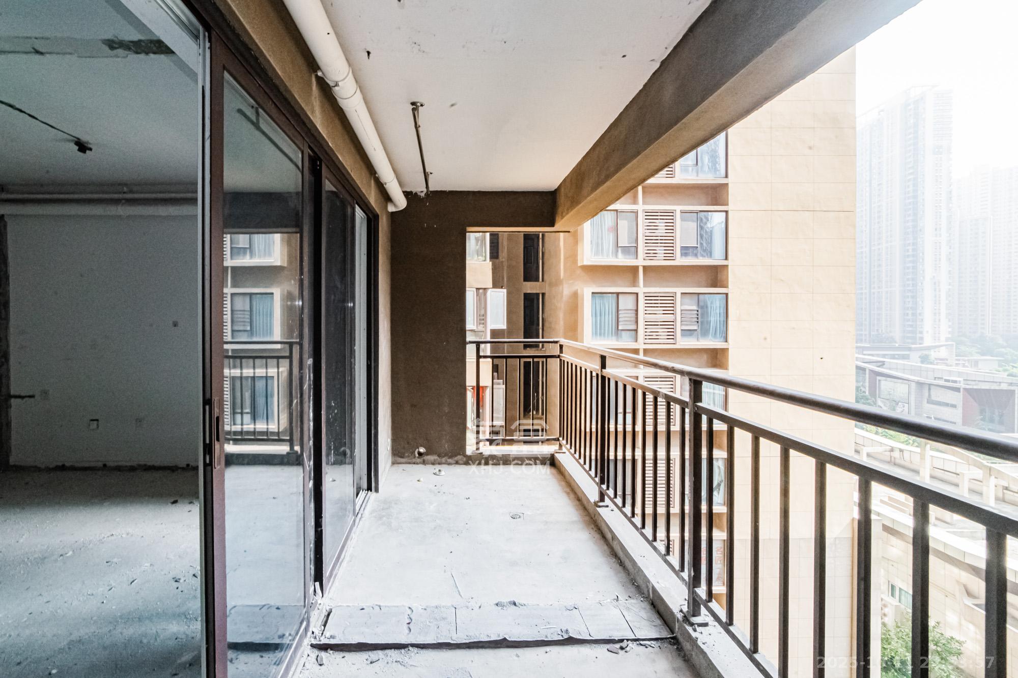 北辰三角洲C2区  4室2厅2卫    167.3万阳台