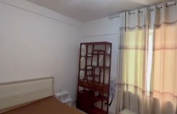 东方文华府  3室2厅2卫    140.0万客厅