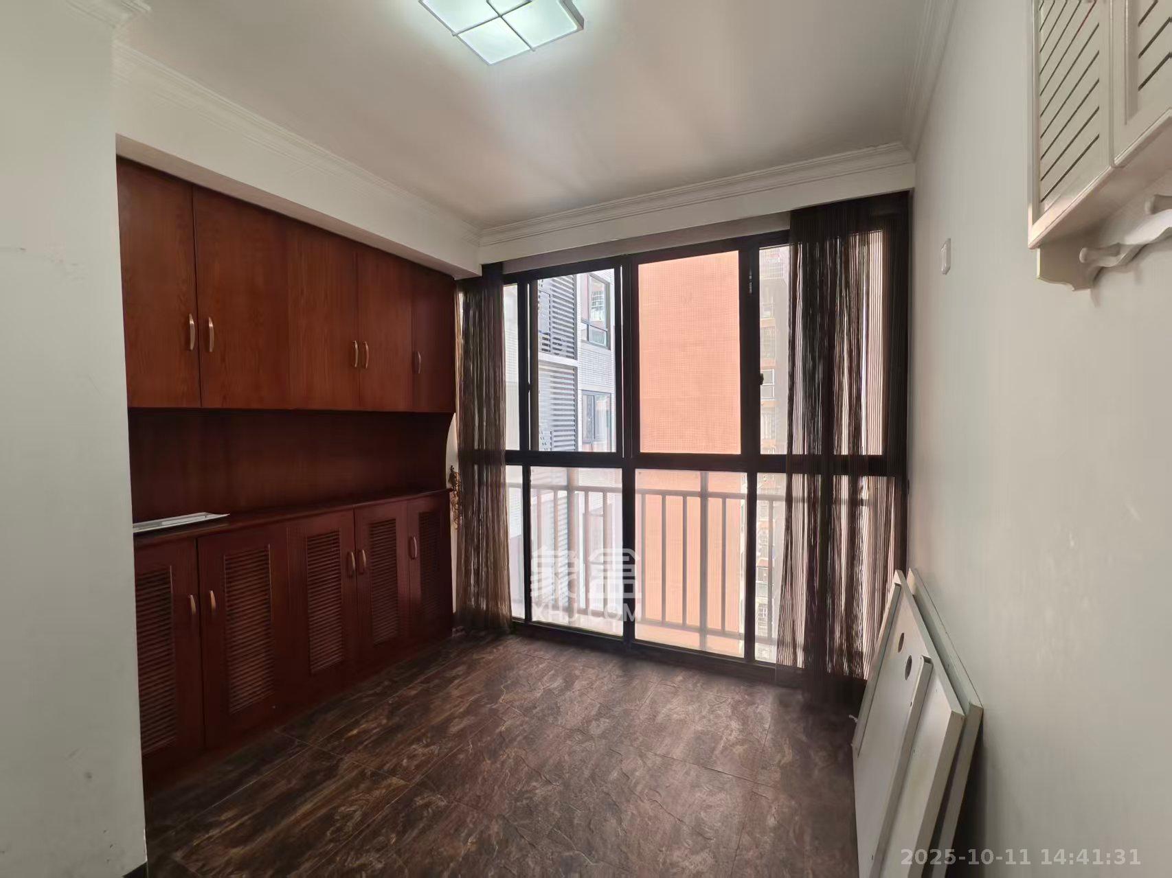 盛地尊域  4室2厅2卫    1900.0元/月室内图