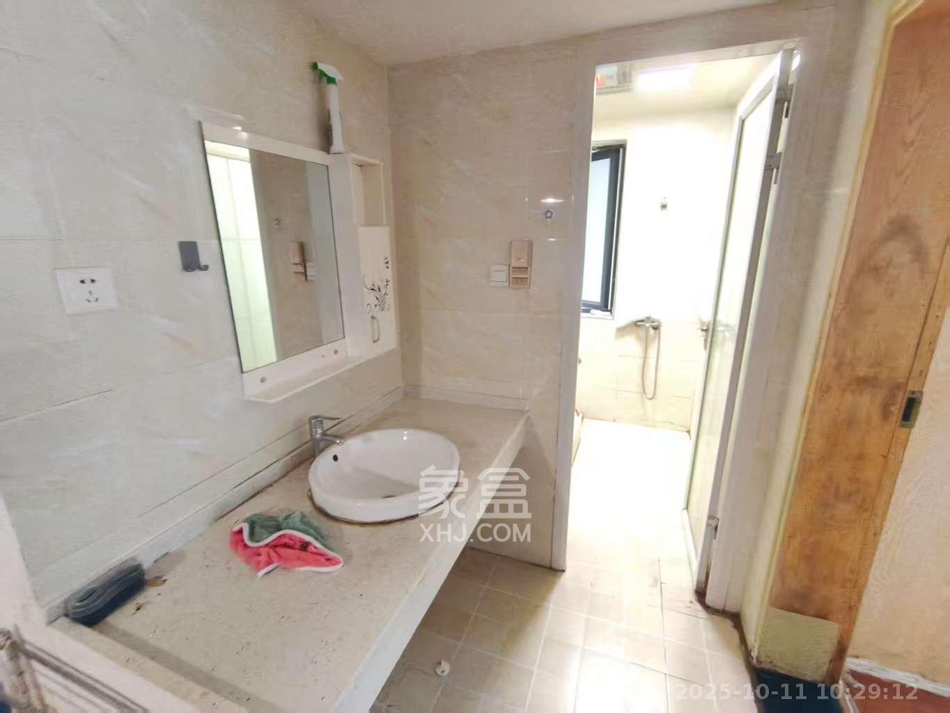 好莱城（弘德西街）  2室2厅2卫    1700.0元/月室内图