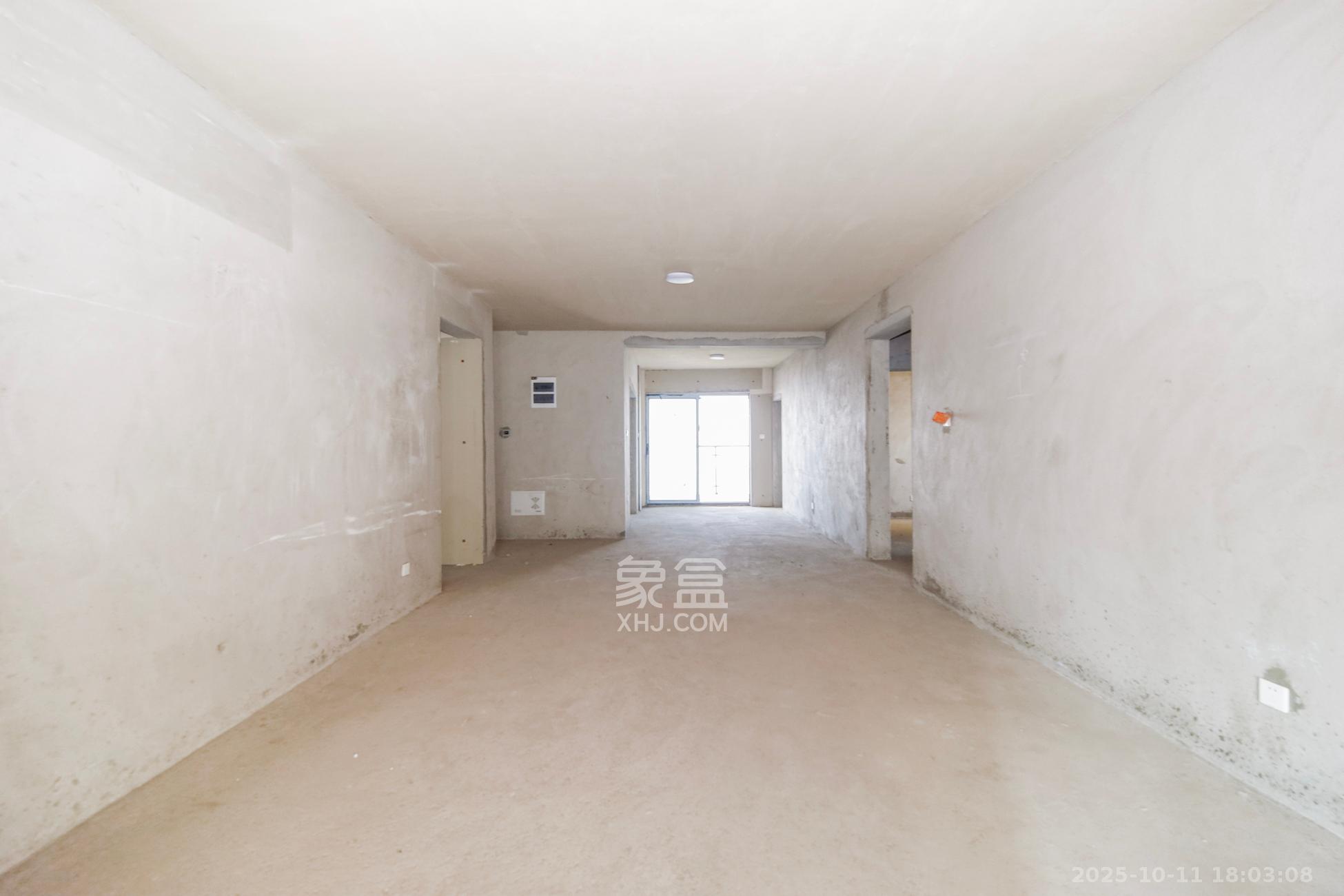 中煤和悦府  4室2厅1卫    170.0万客厅