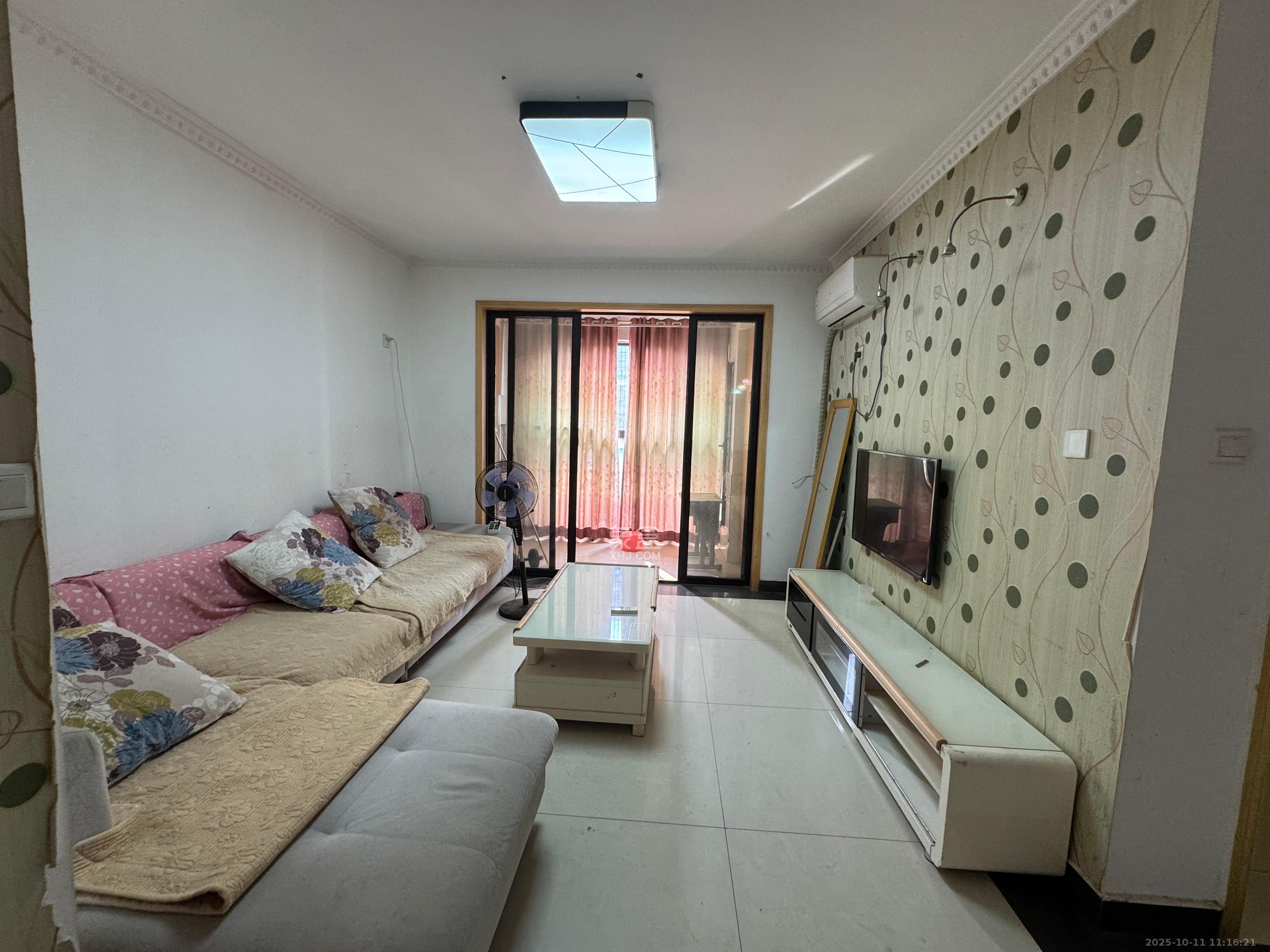 新城国际花都  2室2厅1卫    1500.0元/月