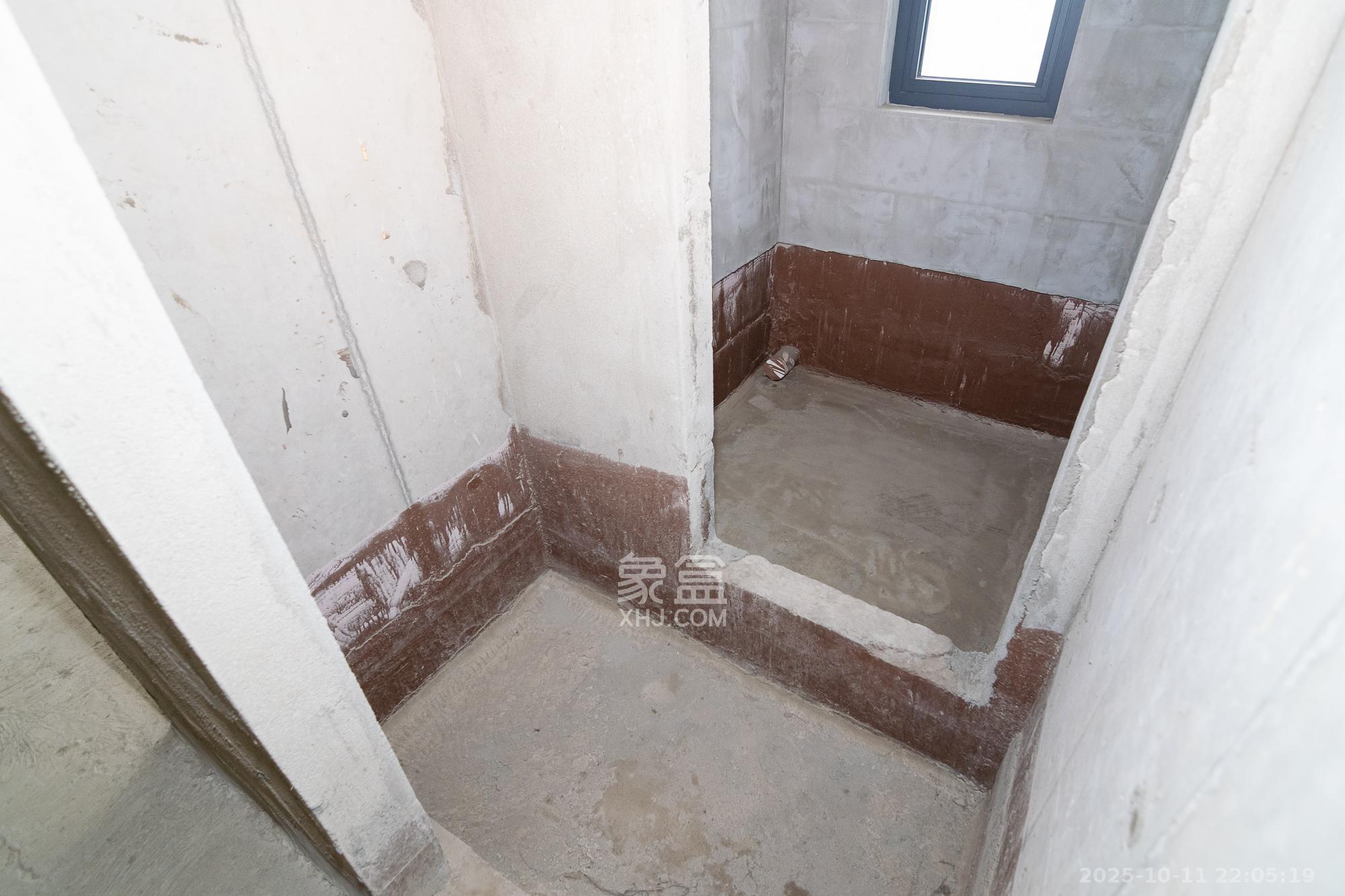 中粮鸿云 4室2厅2卫 80.0万 中粮鸿云 4室2厅2卫 80.0万卫生间