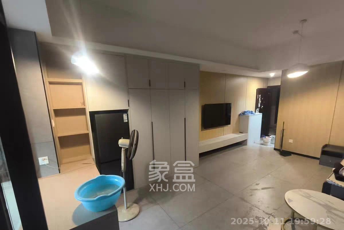 江南华府  1室1厅1卫    1550.0元/月