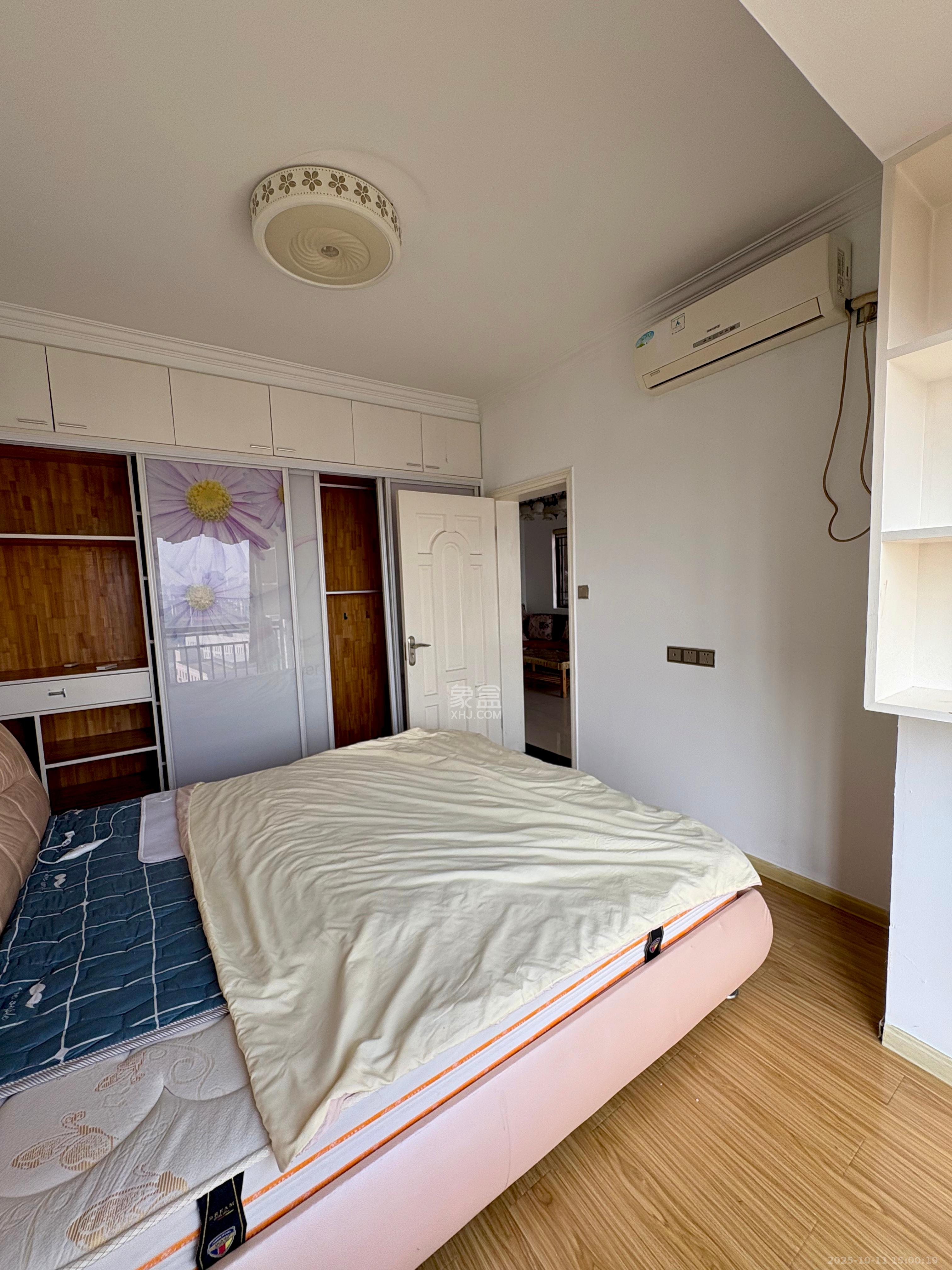 旭辉华庭  3室2厅1卫    1800.0元/月室内图