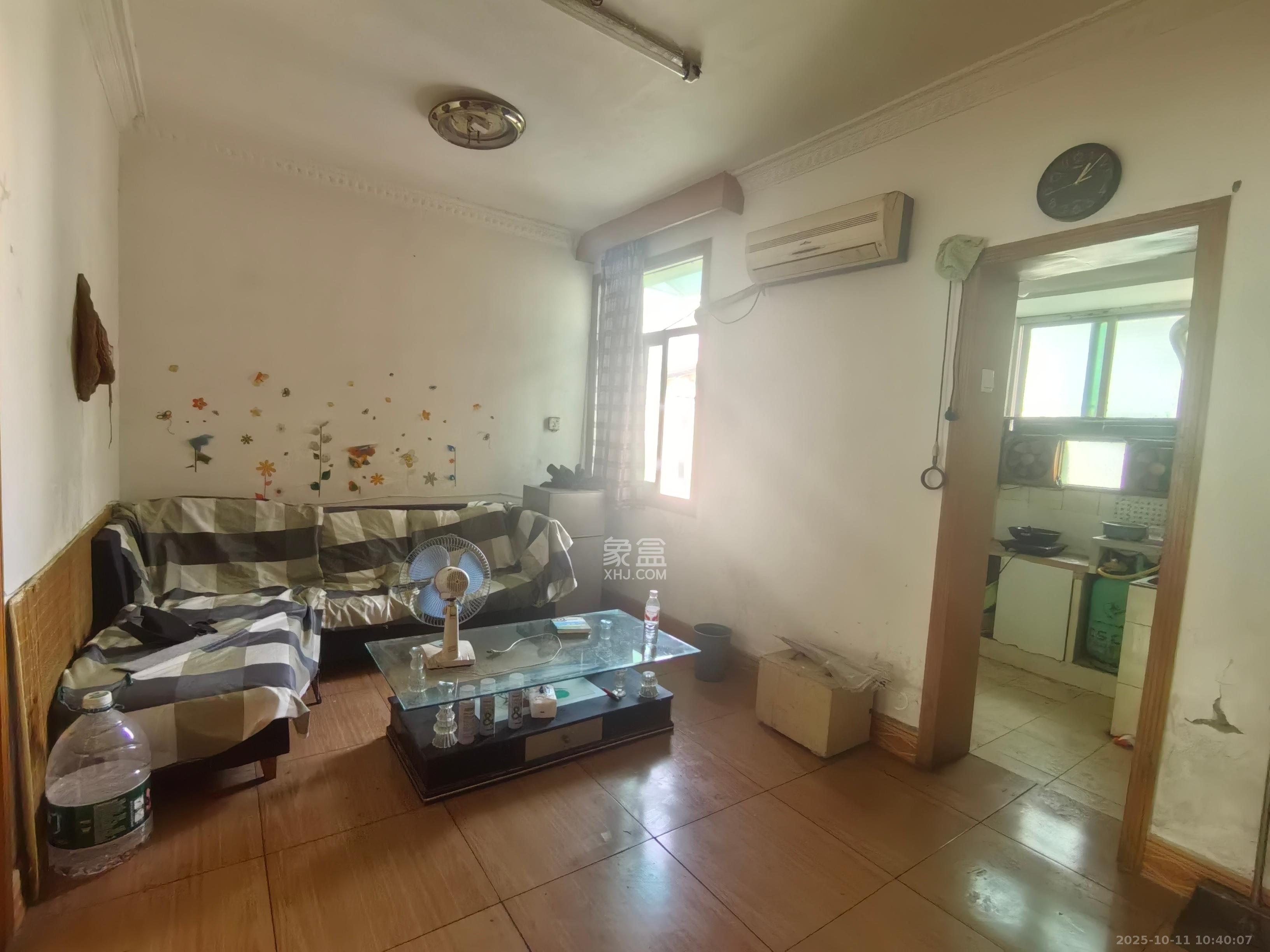 解放四村石子冲 1室0厅0卫 1100.0元/月 解放四村石子冲 1室0厅0卫 1100.0元/月室内图