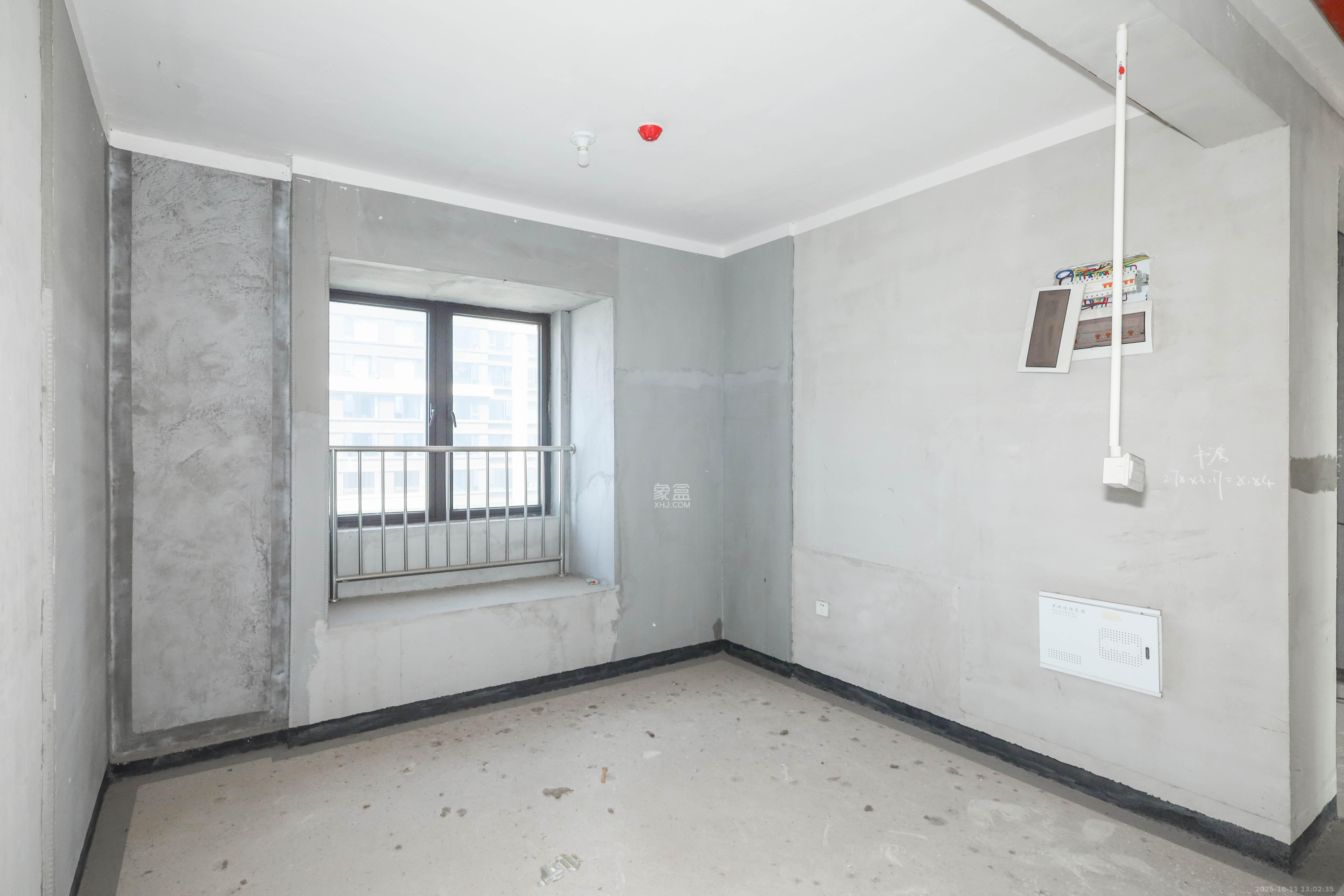 建发央著  4室2厅2卫    205.0万卧室