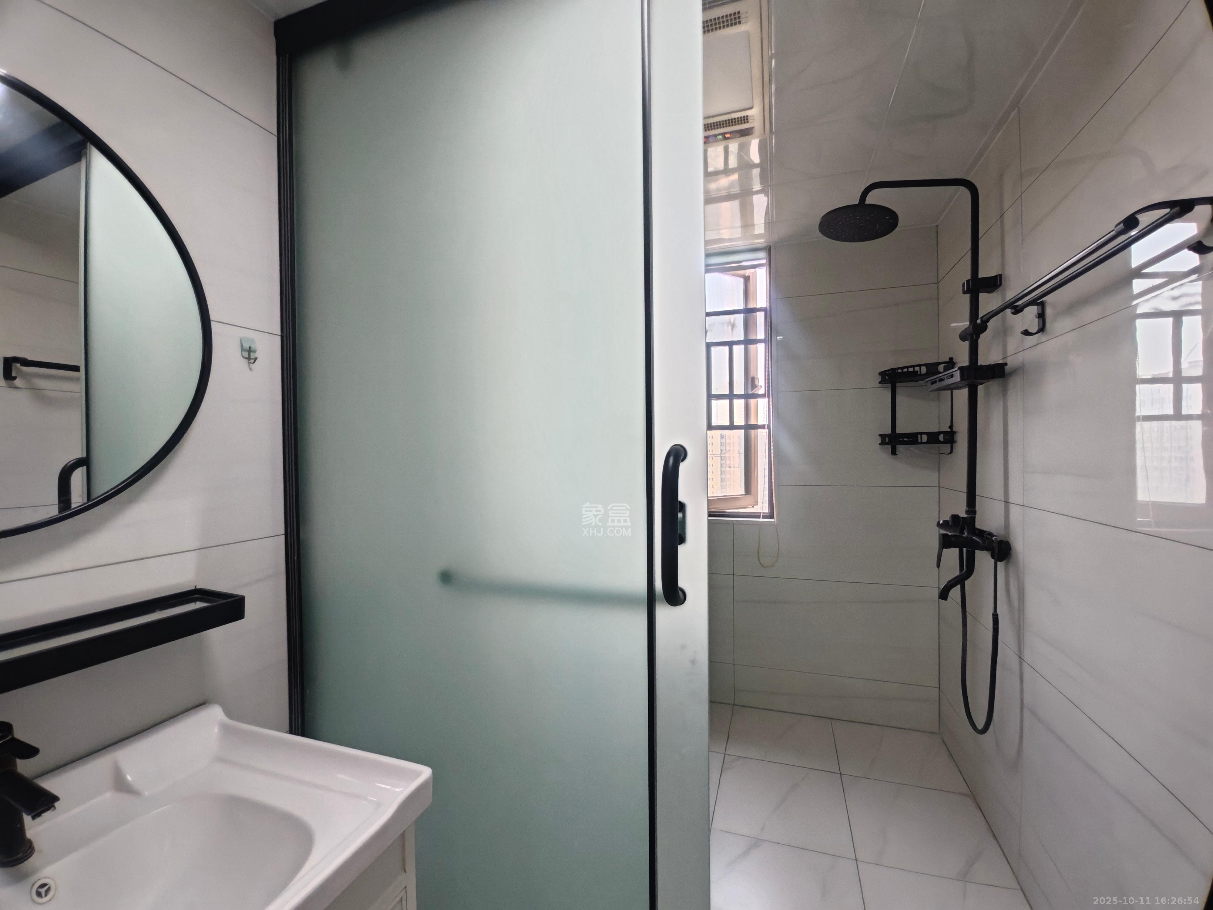 卓越浅水湾  4室2厅2卫    3000.0元/月室内图