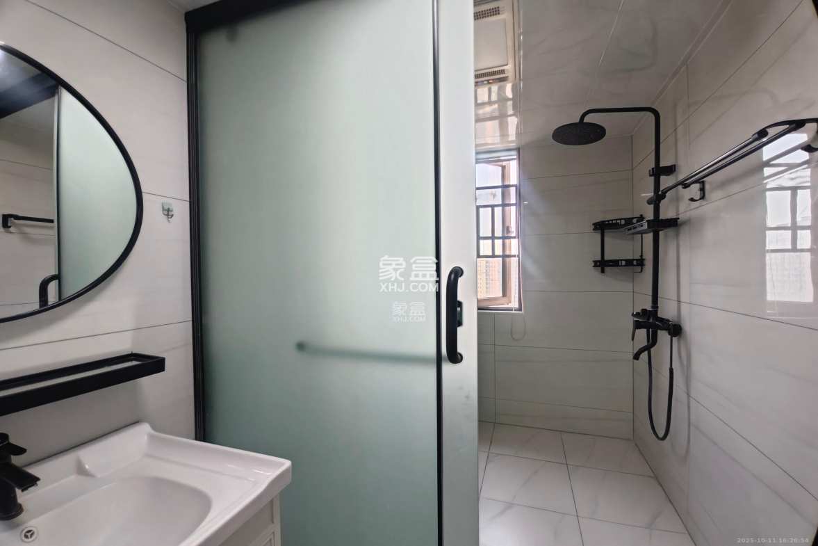 卓越浅水湾 4室2厅2卫 3000.0元/月 卓越浅水湾 4室2厅2卫 3000.0元/月室内图