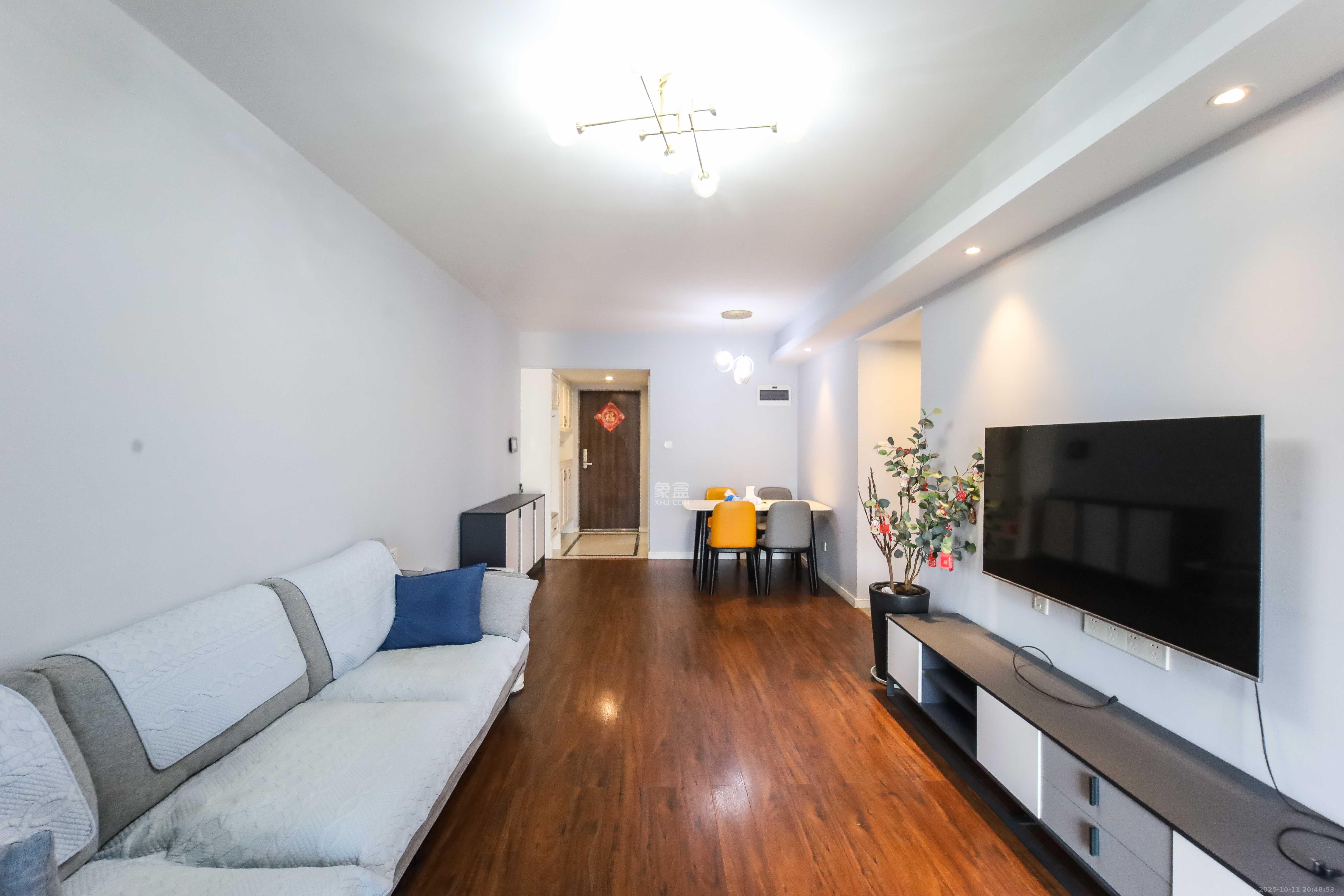 万科金域蓝湾 3室2厅2卫 125.0万 万科金域蓝湾 3室2厅2卫 125.0万客厅