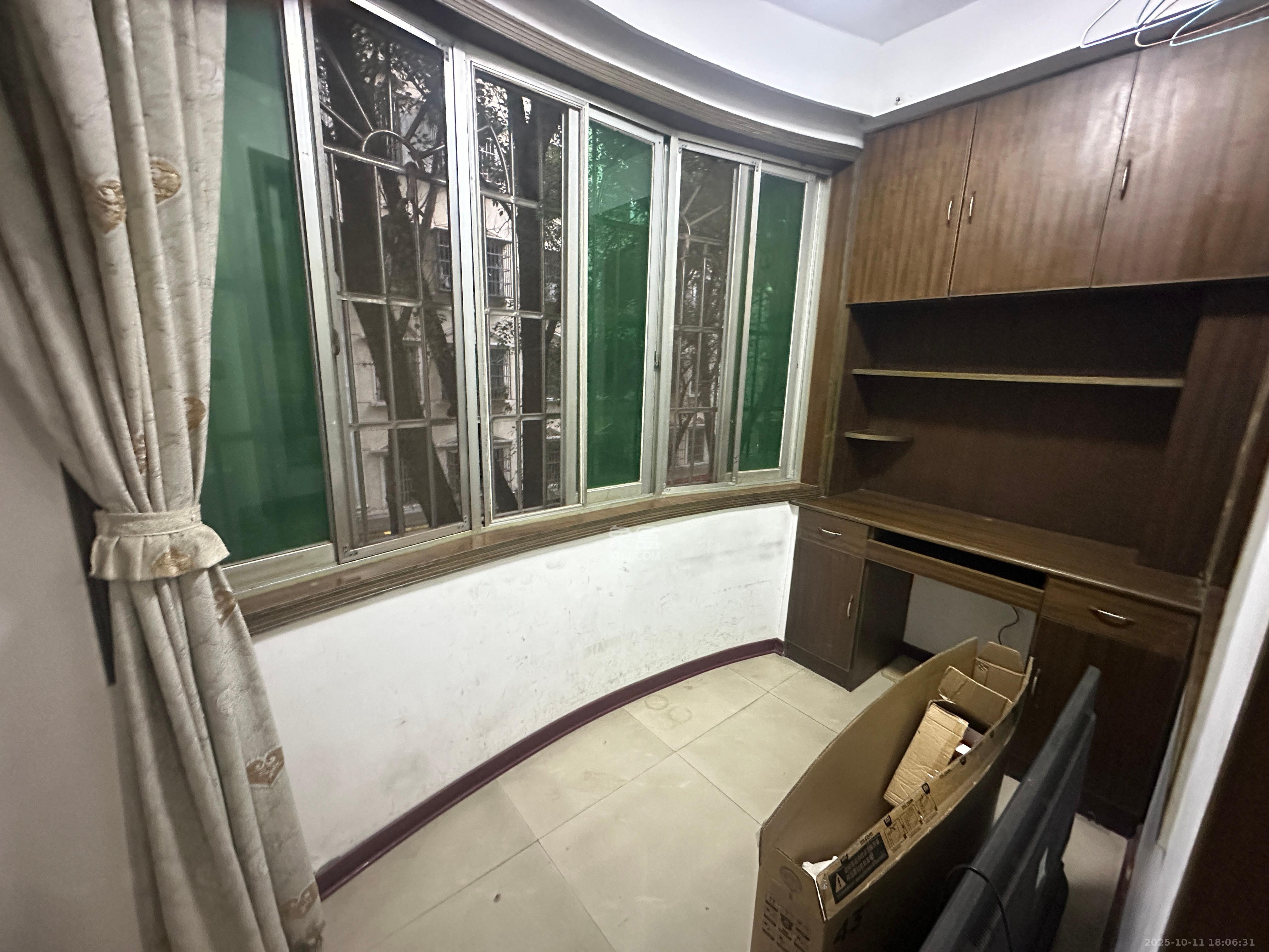 中南汽车世界  2室1厅1卫    1200.0元/月室内图