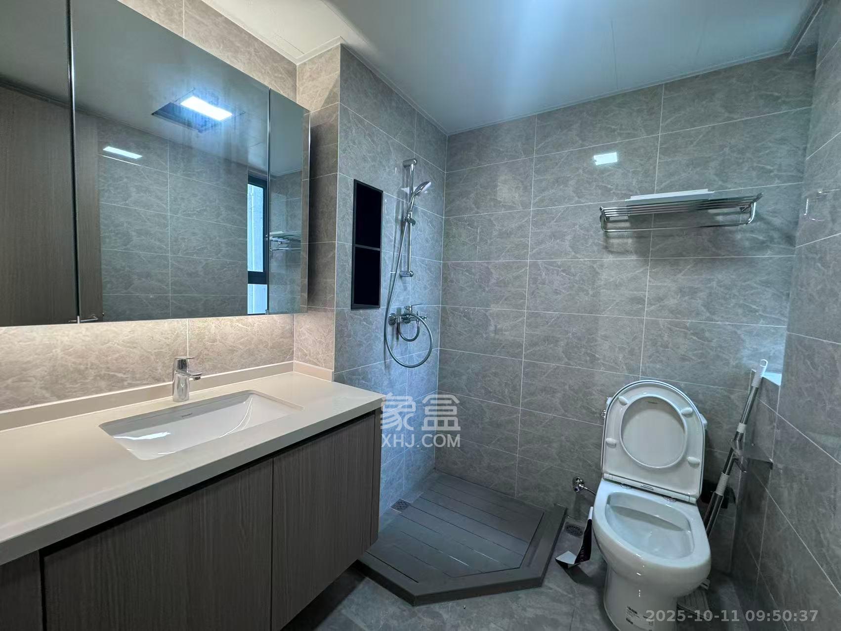 德奥上河城章 4室2厅2卫 3699.0元/月 德奥上河城章 4室2厅2卫 3699.0元/月室内图