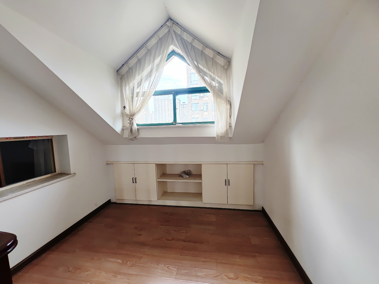 尚格名城花好悦园1.2期 4室2厅1卫 39.8万 尚格名城花好悦园1.2期 4室2厅1卫 39.8万室内图