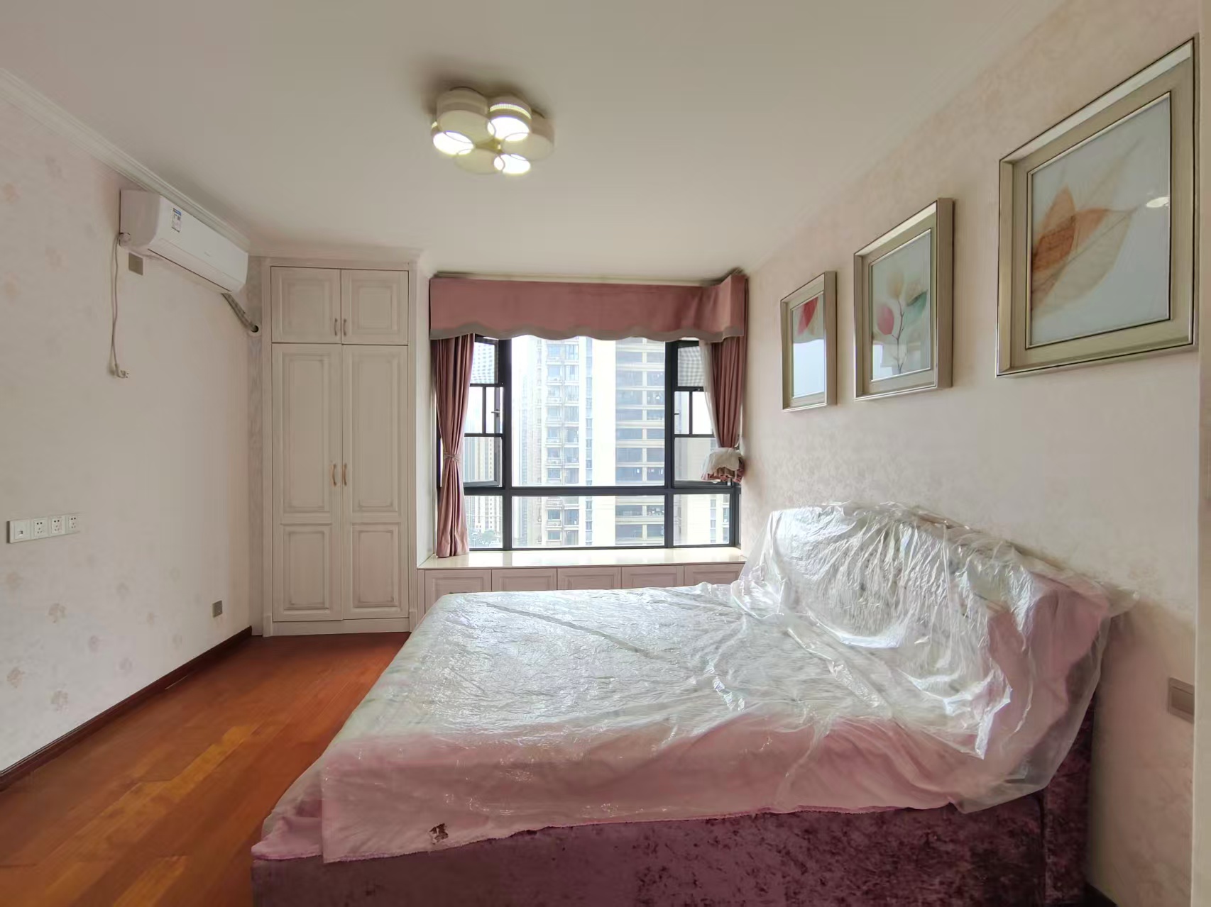 湘银星城  4室2厅2卫    150.0万室内图