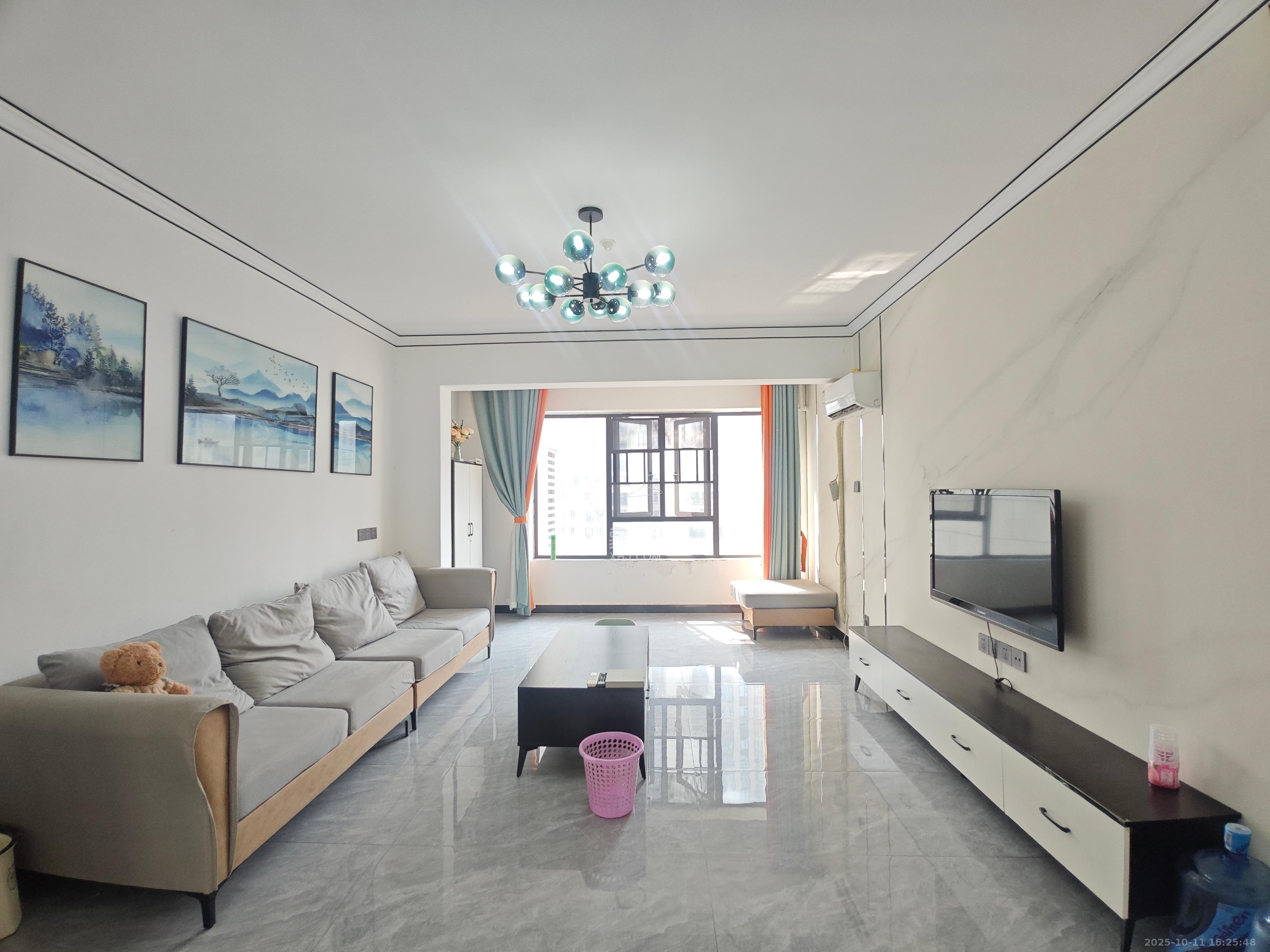 卓越浅水湾  4室2厅2卫    3000.0元/月