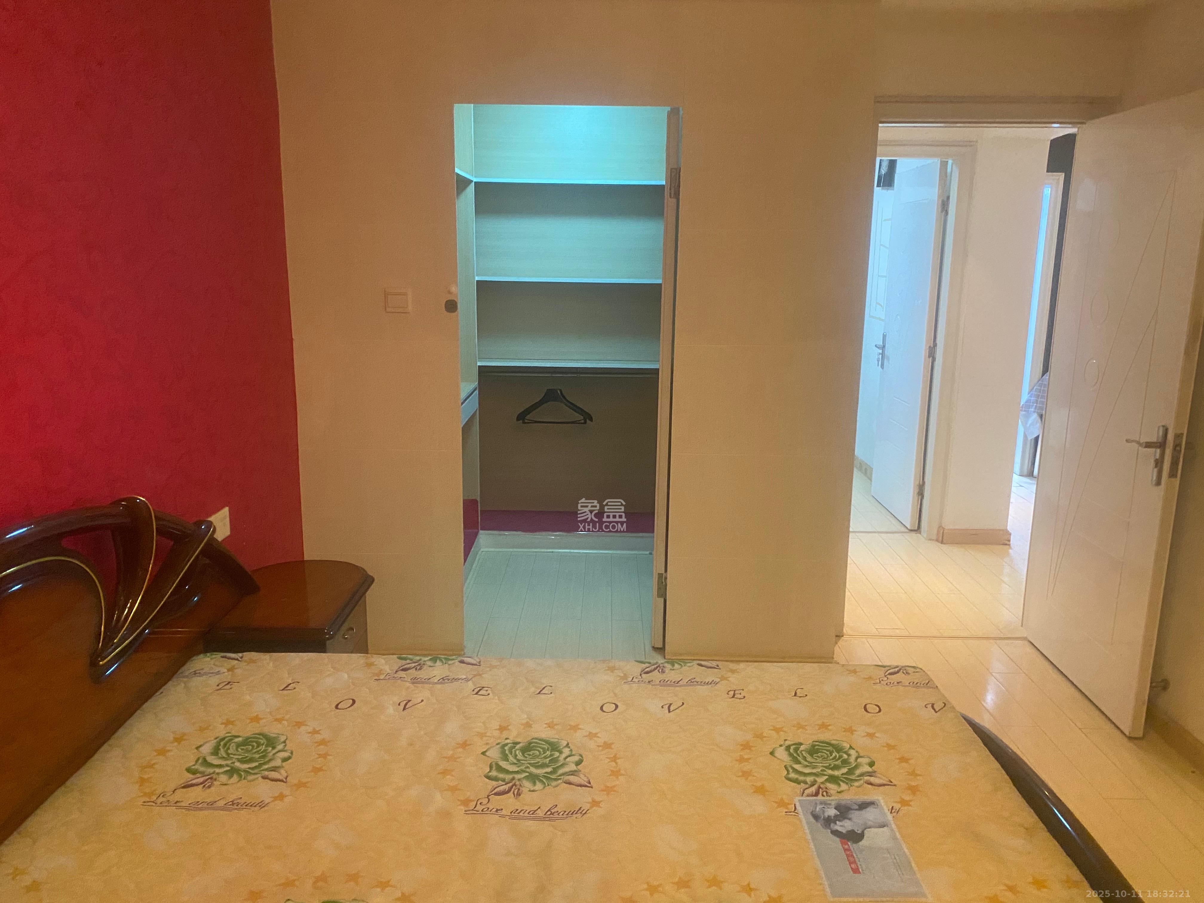 白沙啤酒公寓  2室2厅1卫    1800.0元/月 白沙啤酒公寓  2室2厅1卫    1800.0元/月室内图