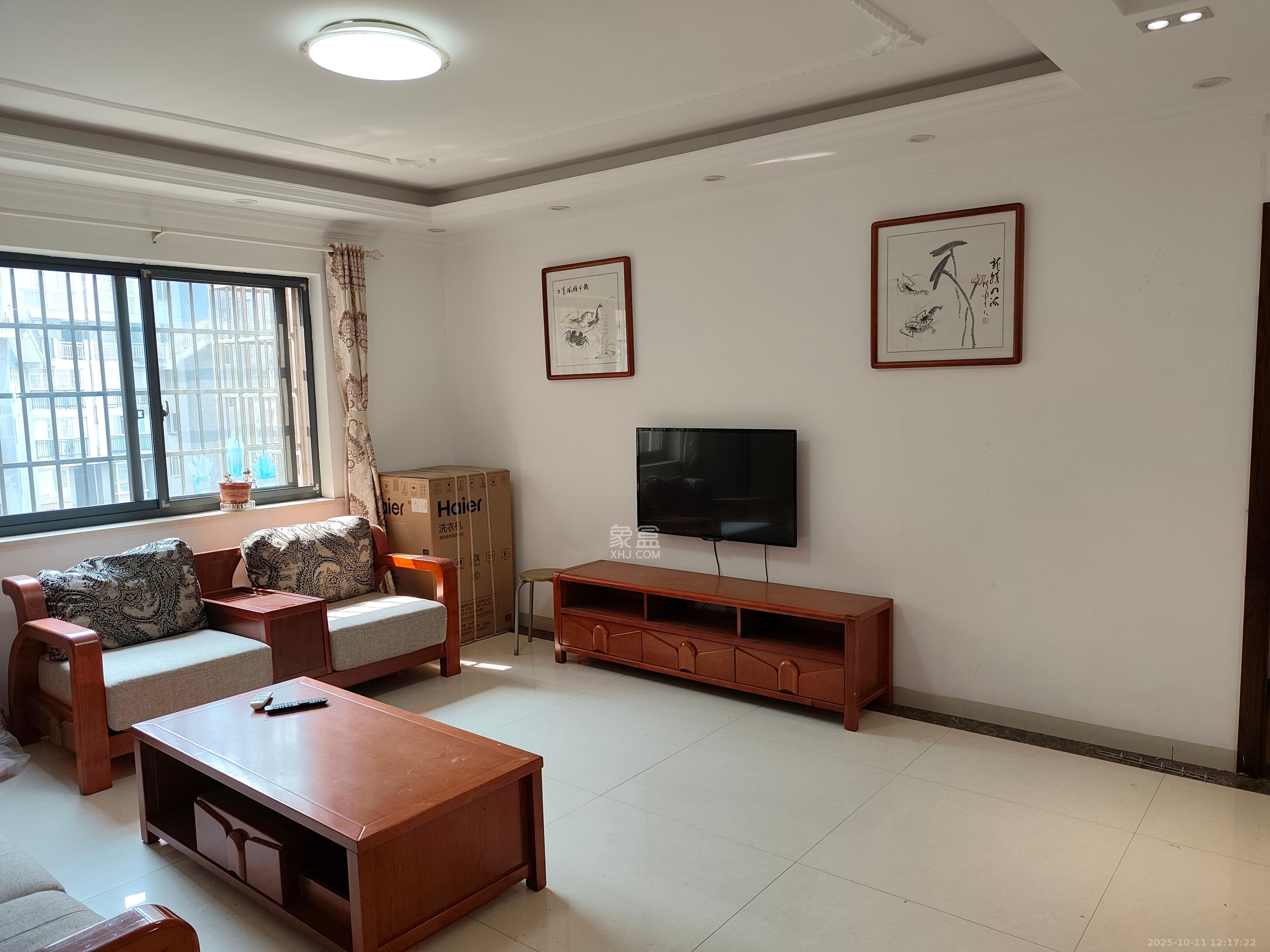 上峰苑(兰亭玥岛)  3室2厅2卫    2500.0元/月 上峰苑(兰亭玥岛)  3室2厅2卫    2500.0元/月室内图