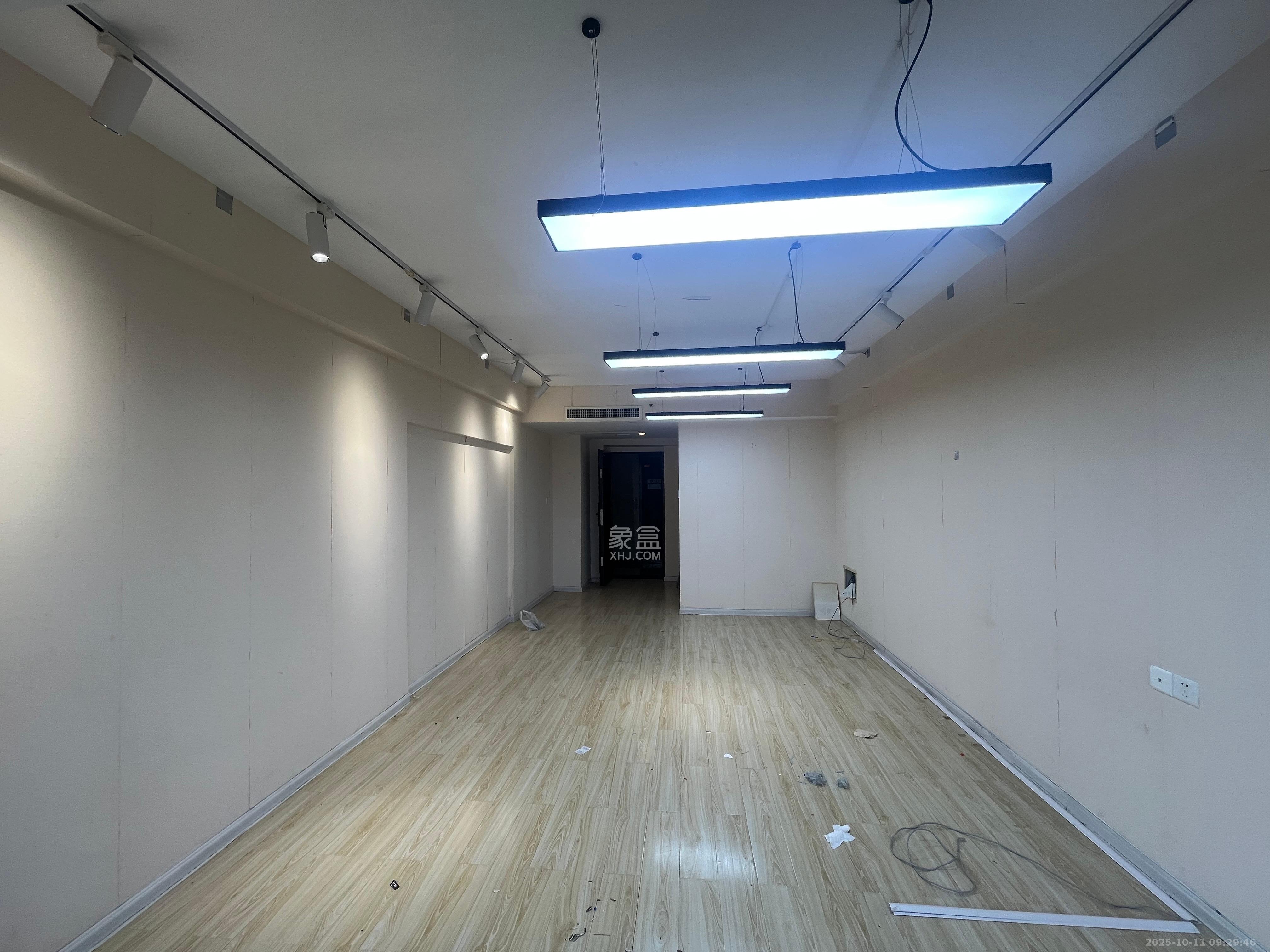 保利国际广场 1室1厅1卫 2000.0元/月 保利国际广场 1室1厅1卫 2000.0元/月室内图