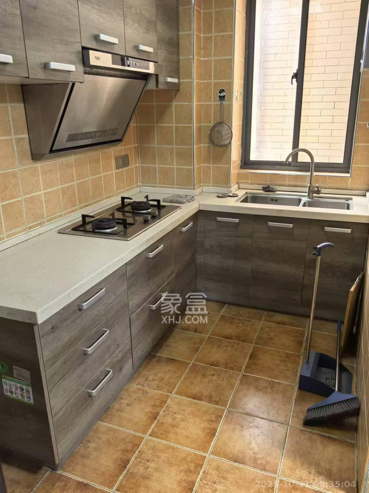 鑫远湘府逸园  3室2厅1卫    2000.0元/月室内图