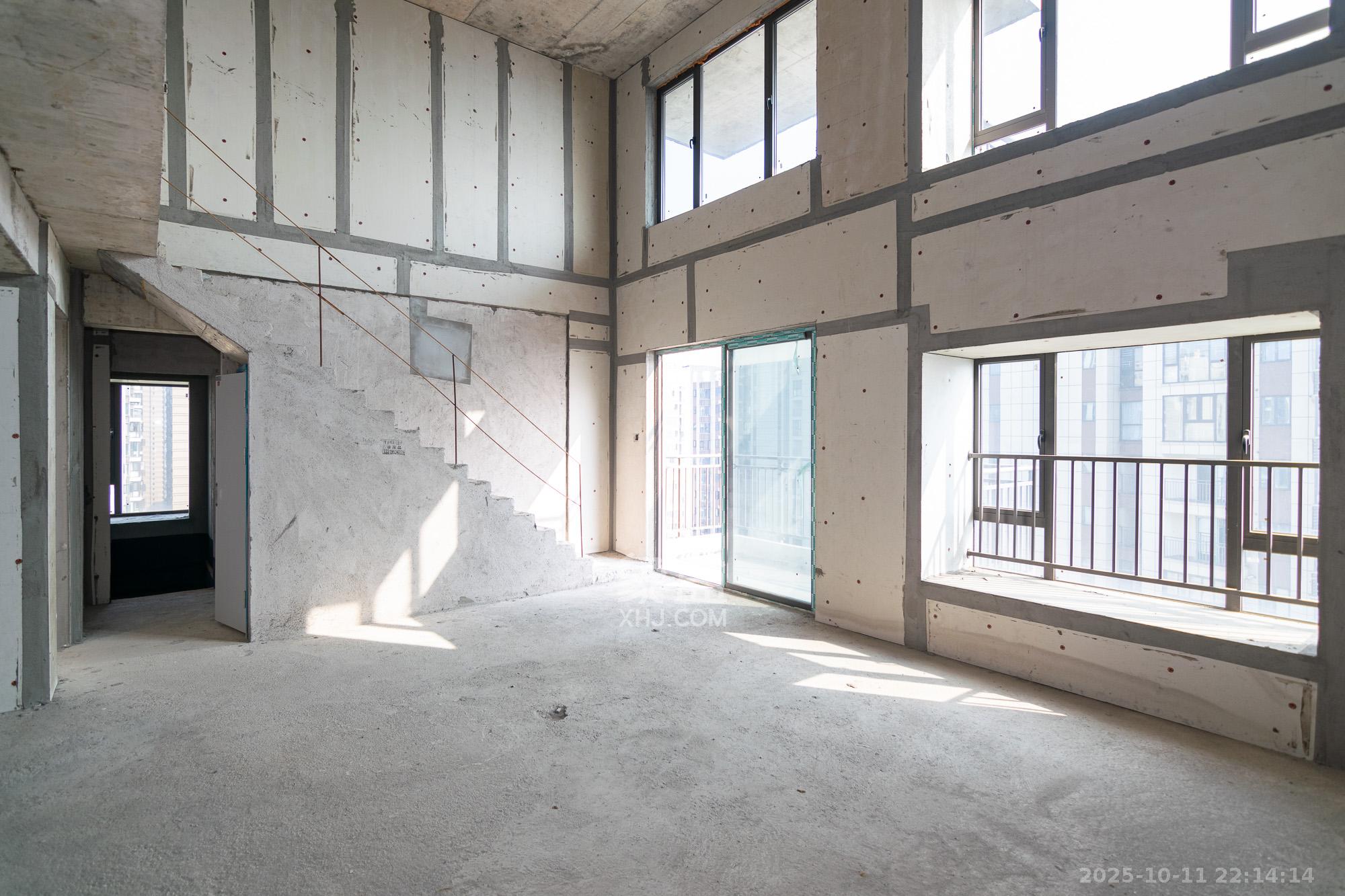 润和雅郡（润和紫郡六期）  5室2厅2卫    118.0万