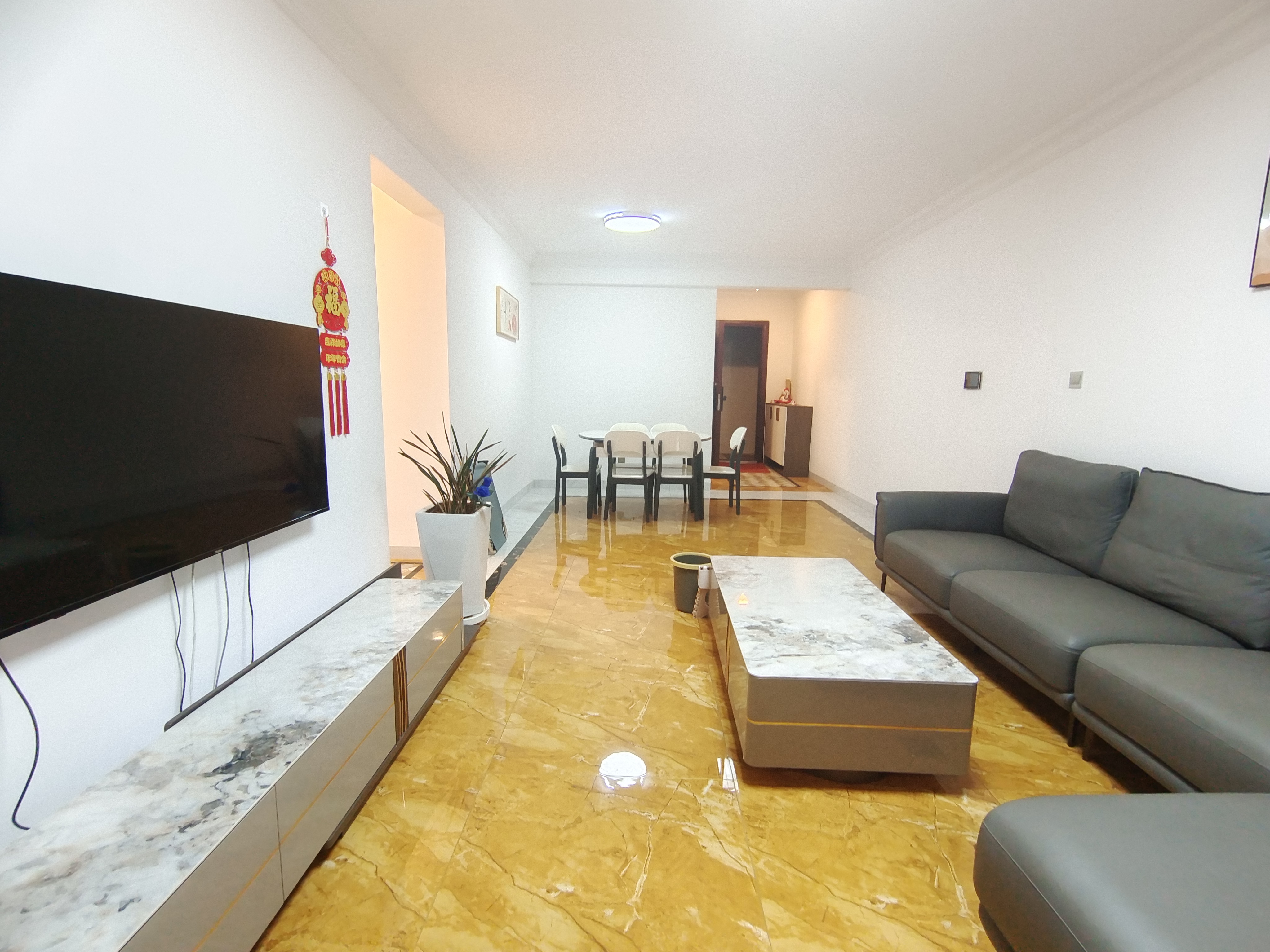 碧桂园梓山府  3室2厅2卫    2000.0元/月室内图