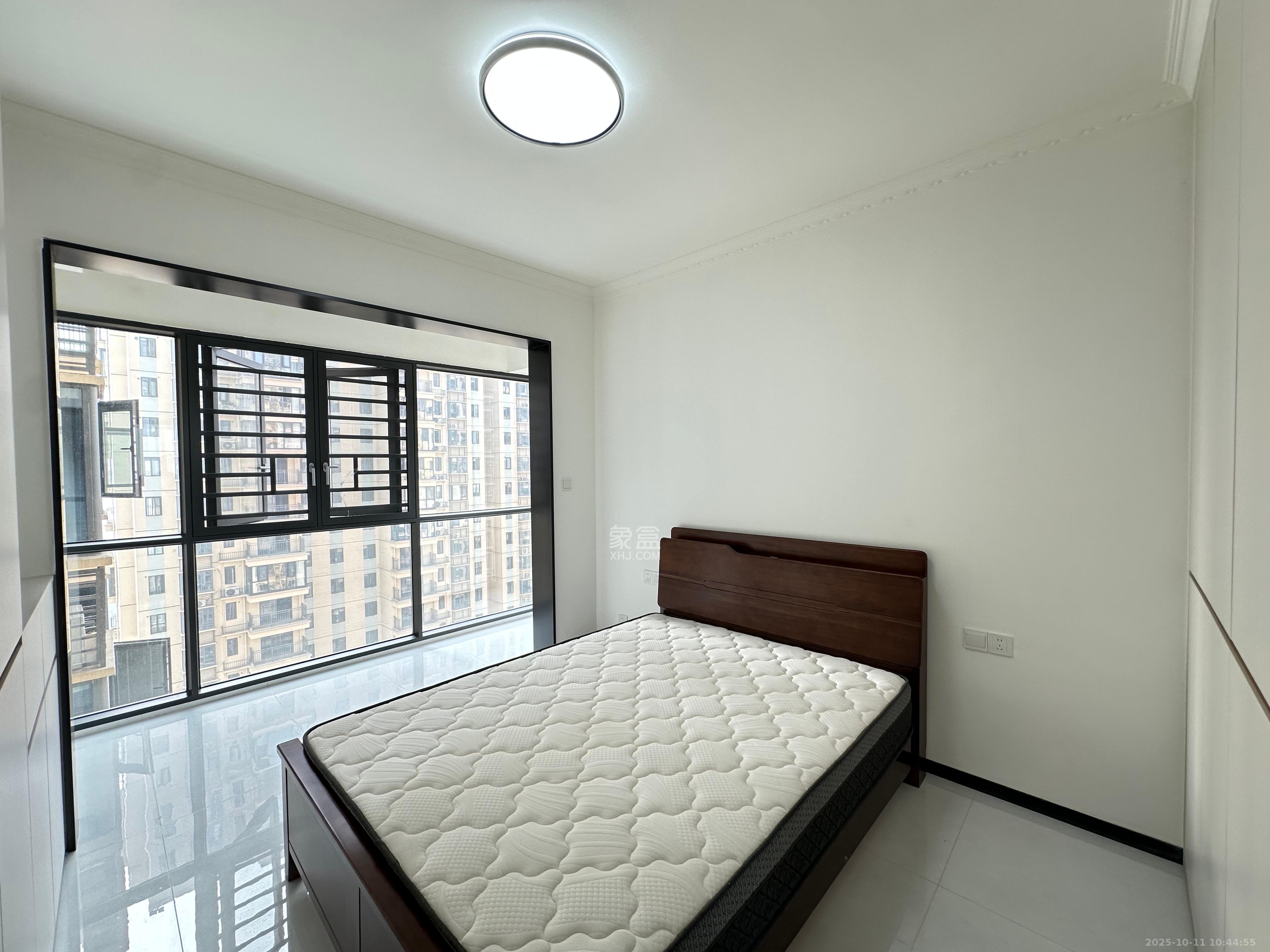 岭福家苑(天心佳苑) 3室2厅2卫 3300.0元/月 岭福家苑(天心佳苑) 3室2厅2卫 3300.0元/月室内图