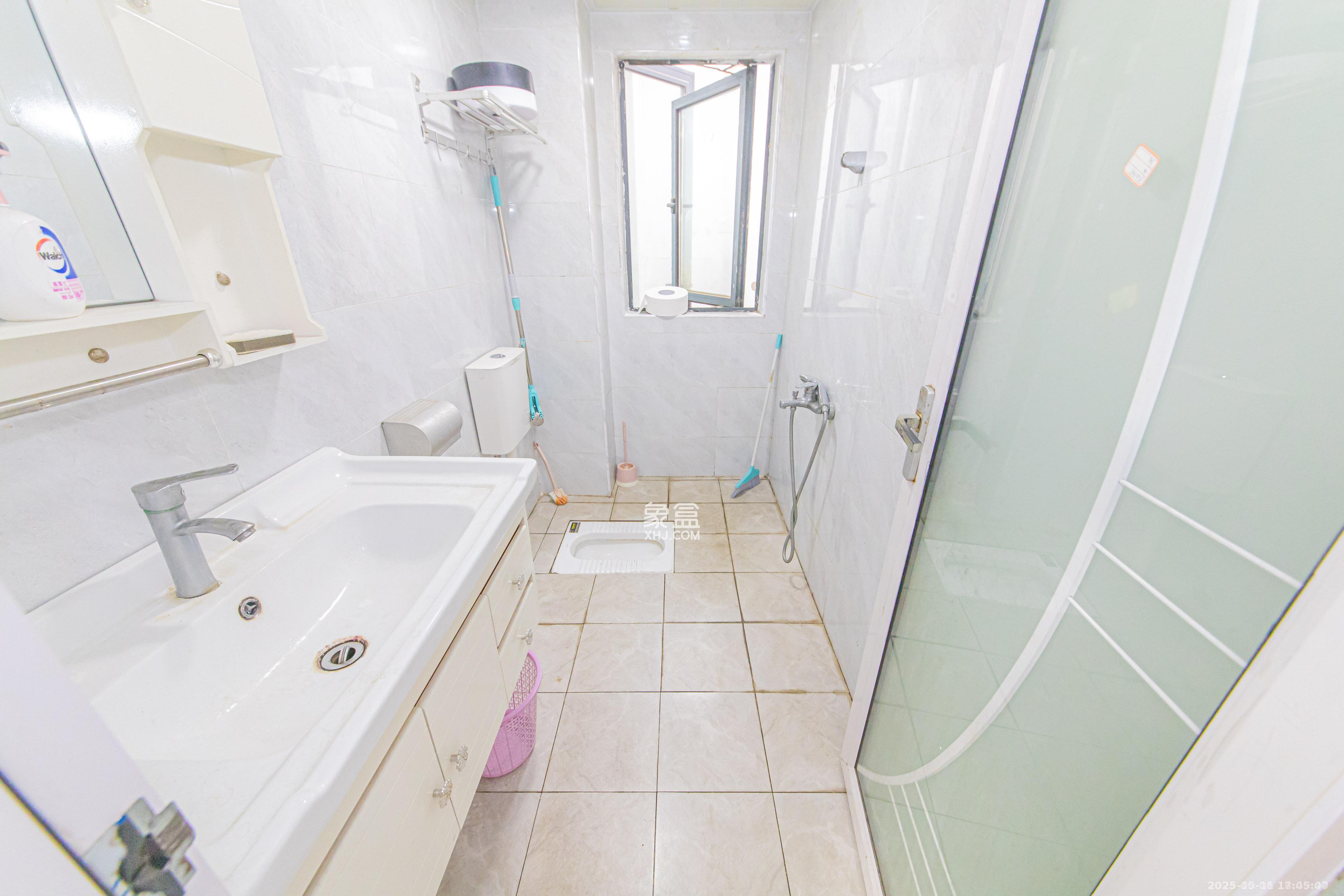 中建芙蓉嘉苑  3室2厅2卫    2200.0元/月室内图