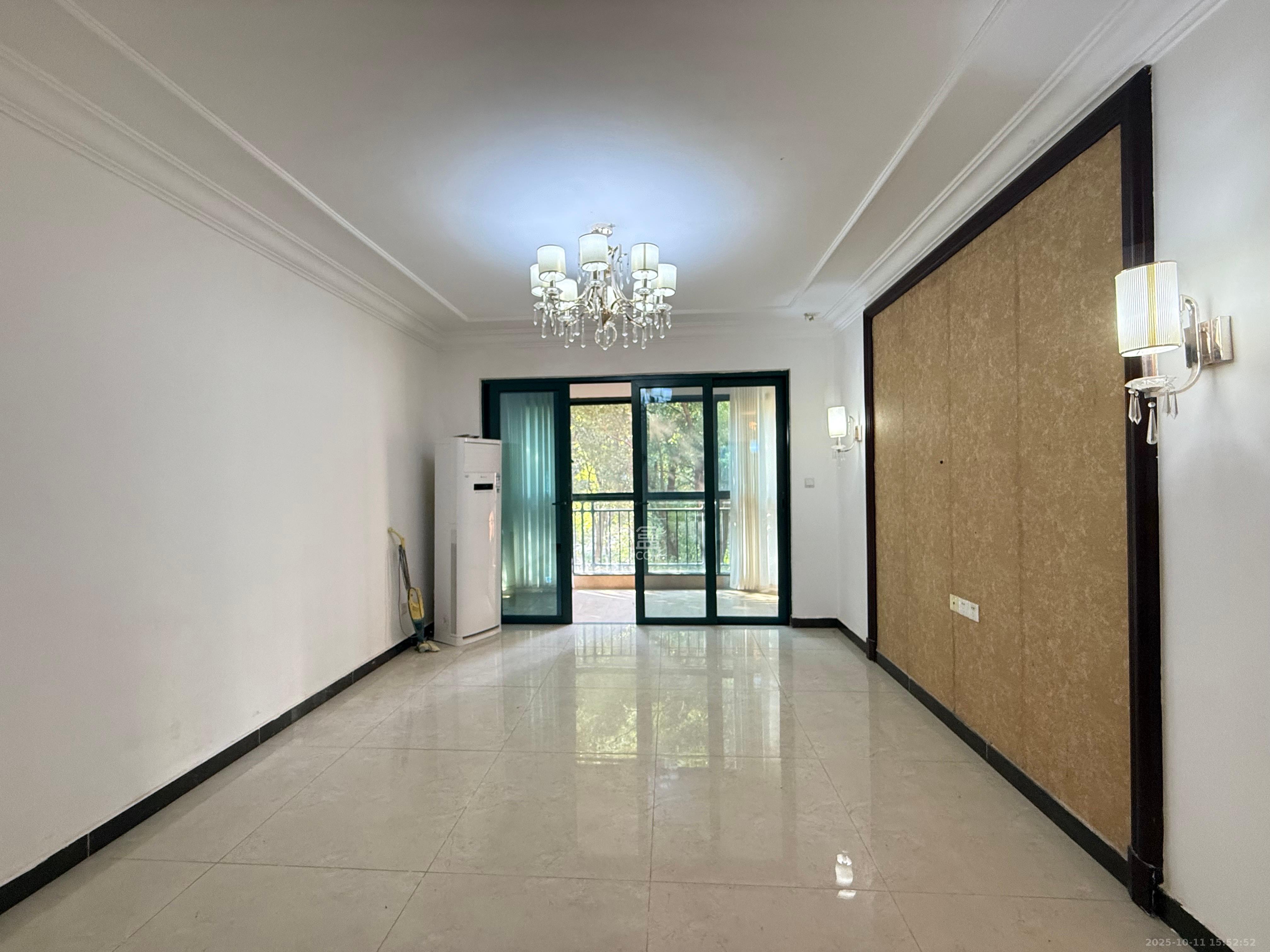 恒大翡翠华庭  3室2厅2卫    2400.0元/月