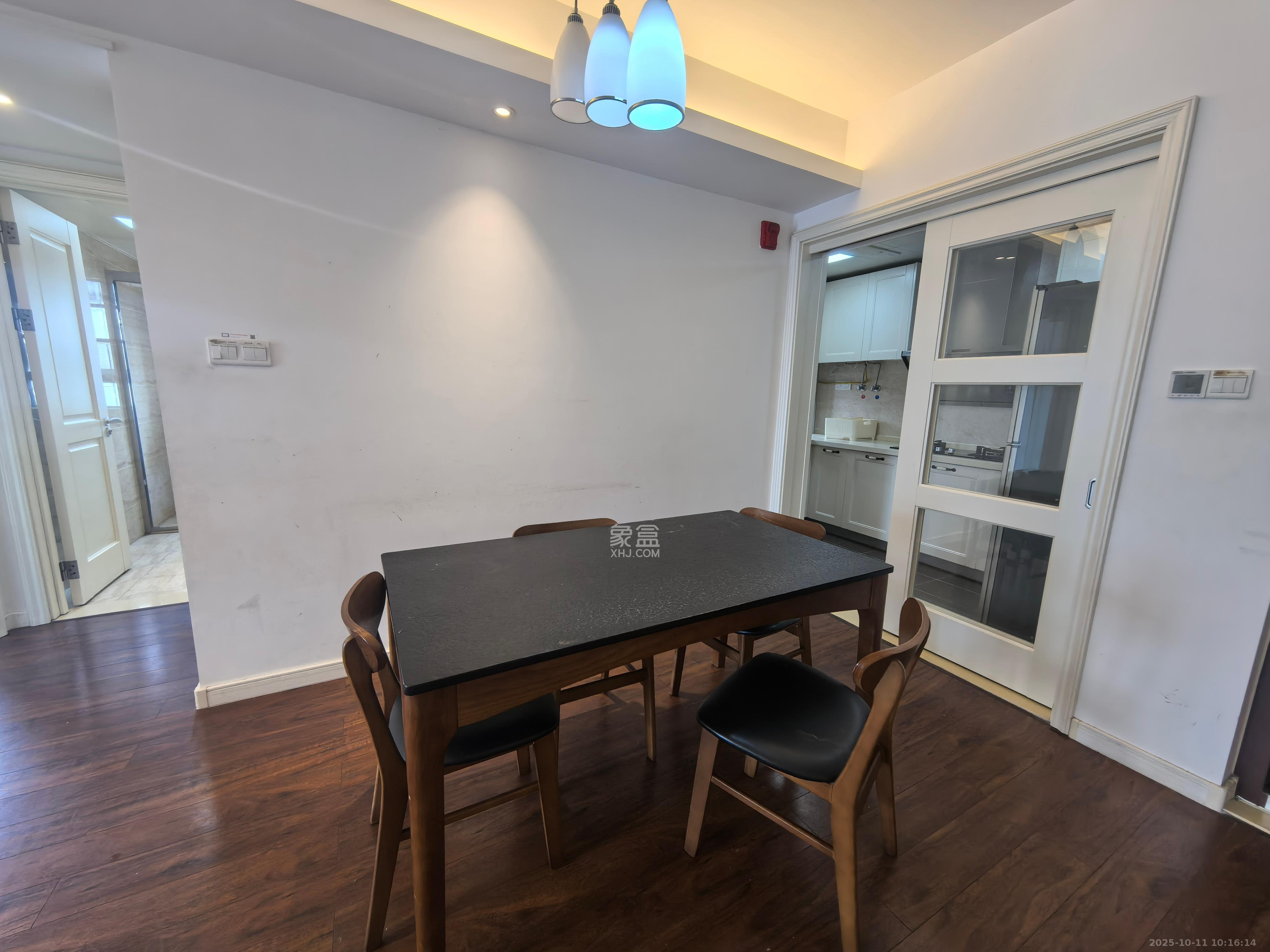 万科里梅溪郡  3室2厅2卫    3500.0元/月 万科里梅溪郡  3室2厅2卫    3500.0元/月室内图