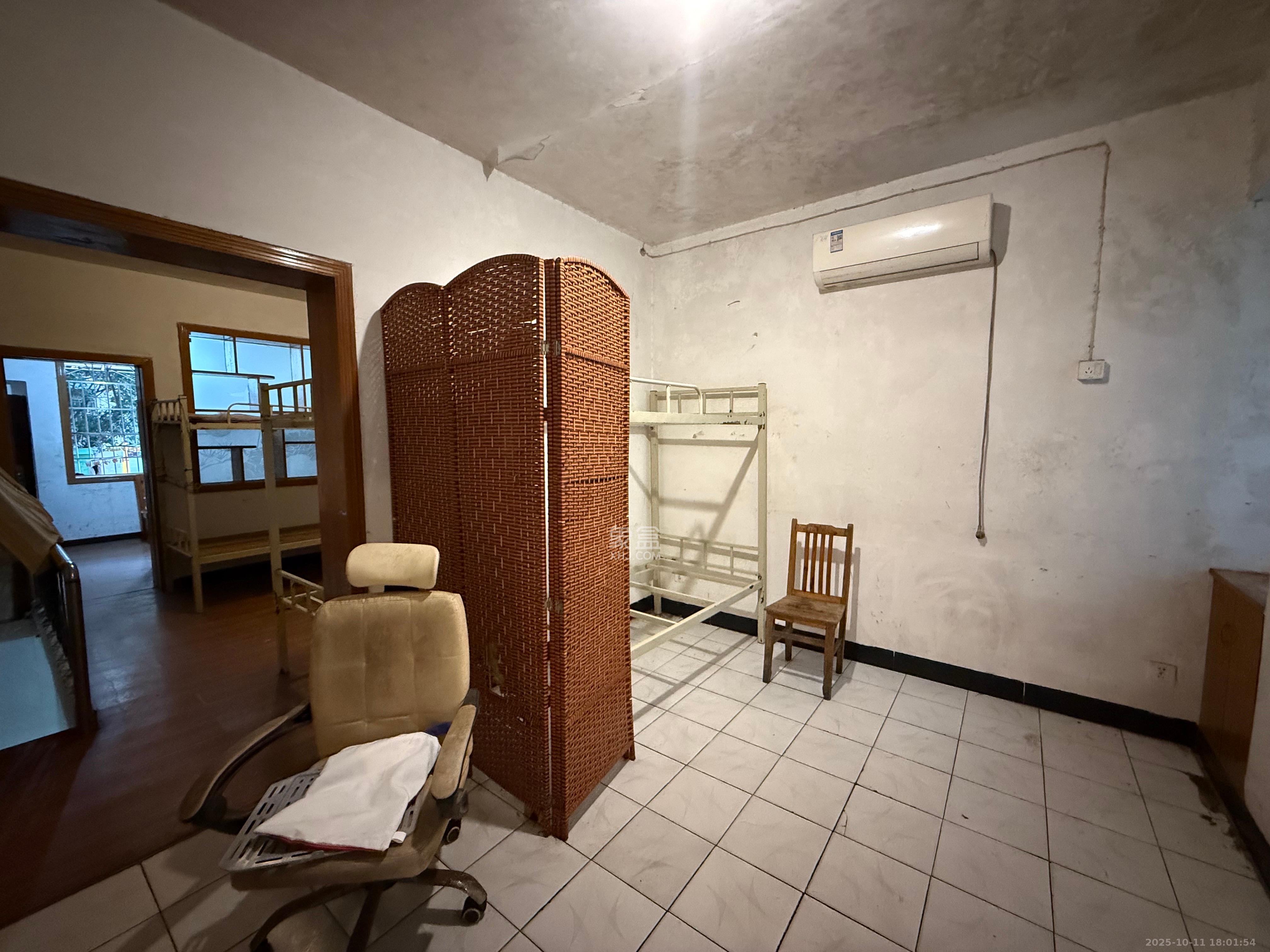 交通设计院（伍家岭）  3室1厅1卫    1500.0元/月室内图1