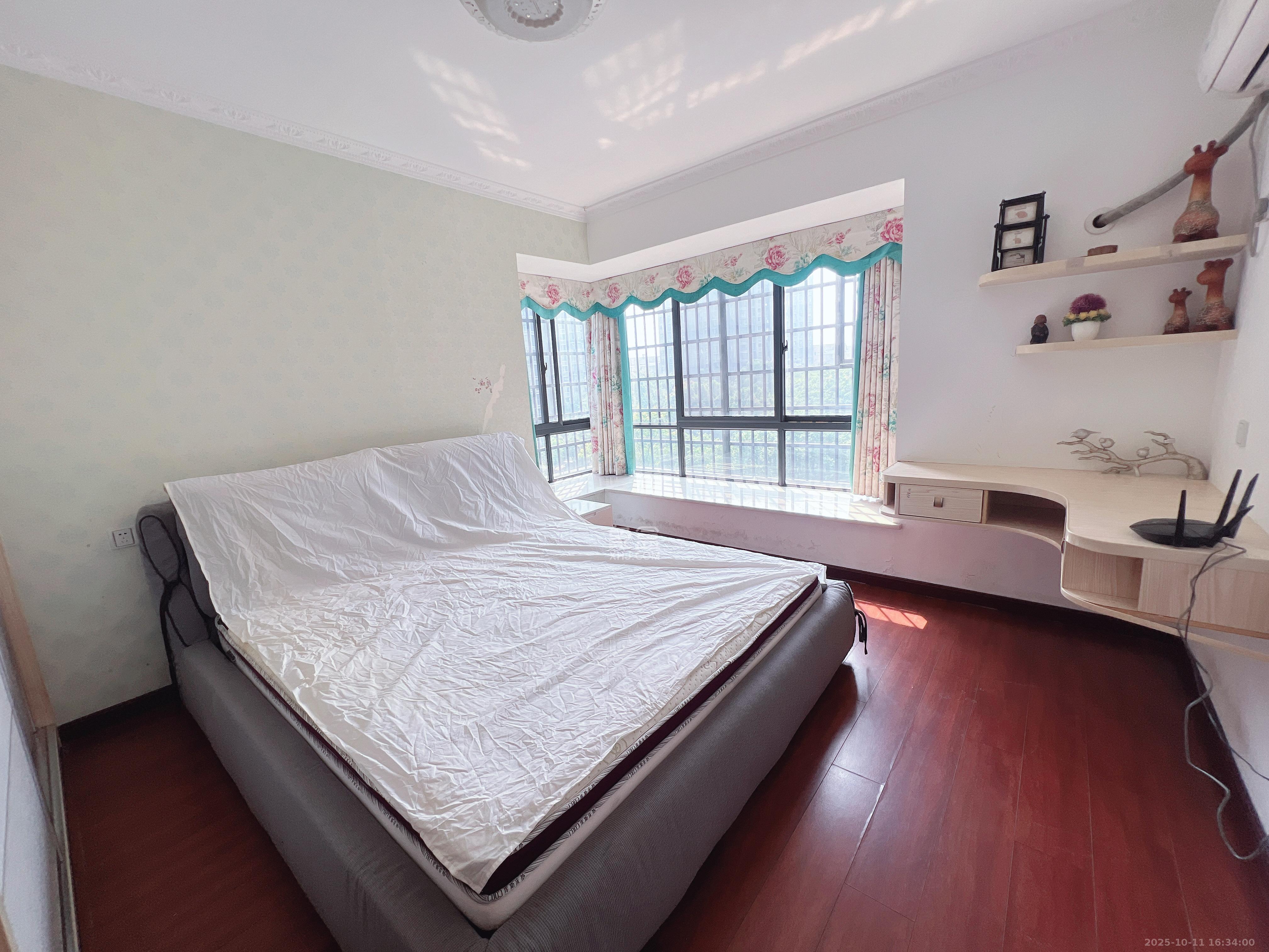 丰源国际 3室2厅1卫 2200.0元/月 丰源国际 3室2厅1卫 2200.0元/月室内图