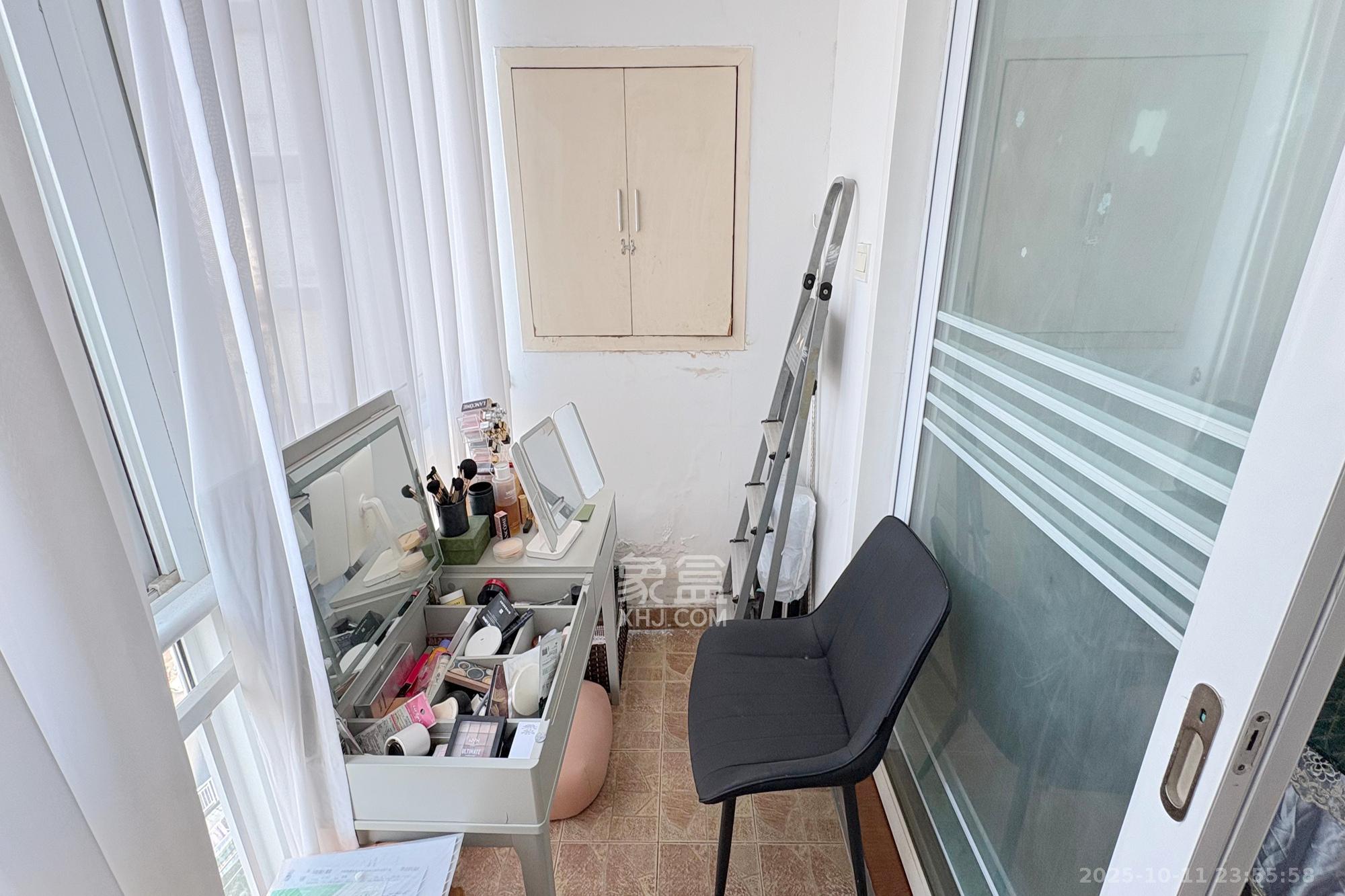 天心华庭 1室1厅1卫 66.0万 天心华庭 1室1厅1卫 66.0万阳台