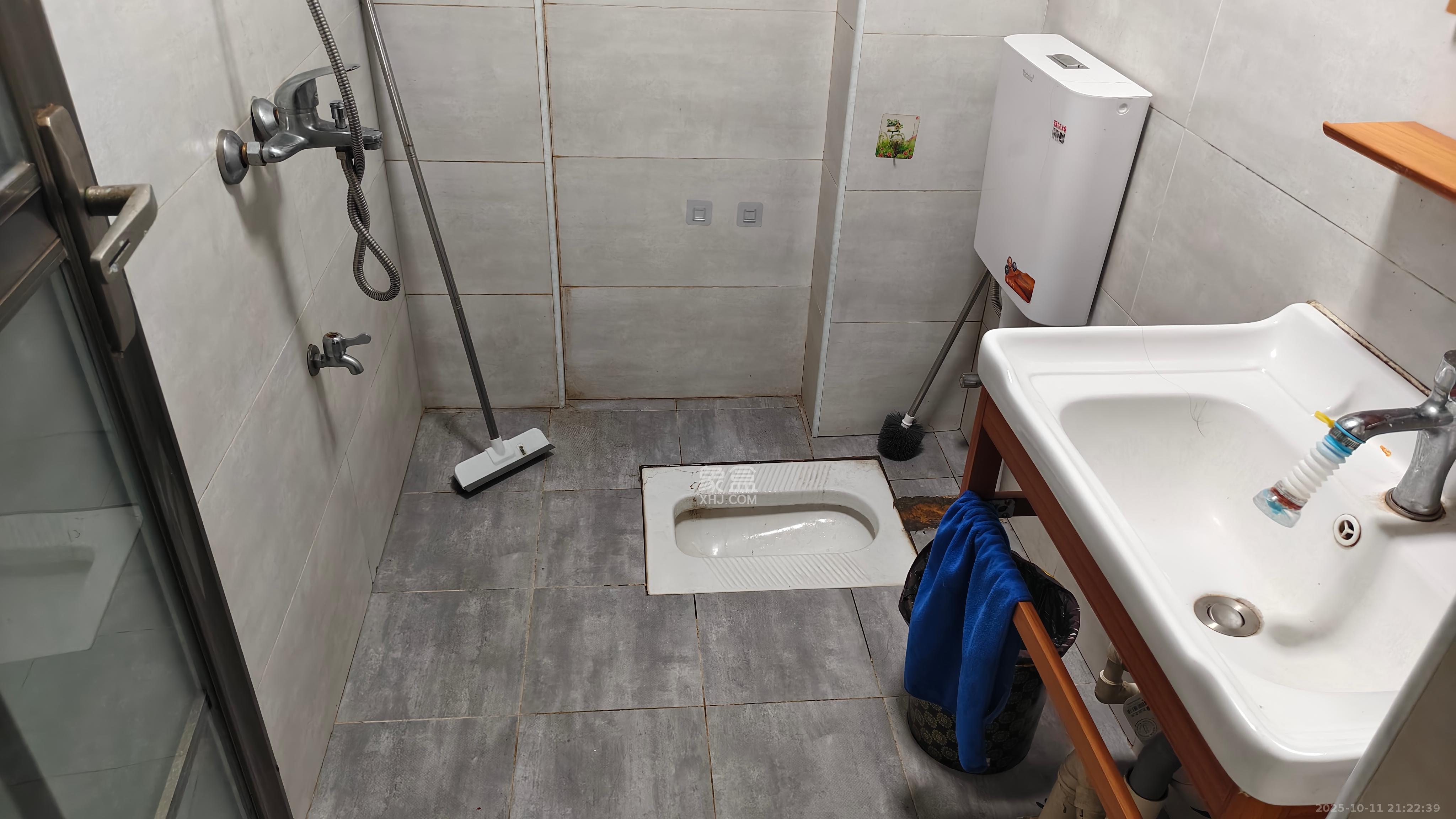 同鑫家园 1室1厅1卫 1300.0元/月 同鑫家园 1室1厅1卫 1300.0元/月室内图