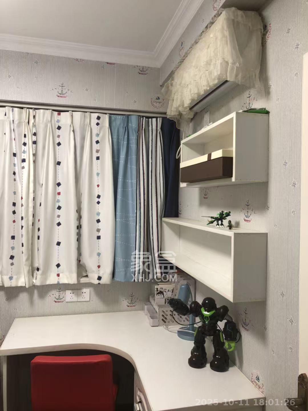 长房半岛蓝湾（观山月）  2室1厅1卫    1800.0元/月室内图