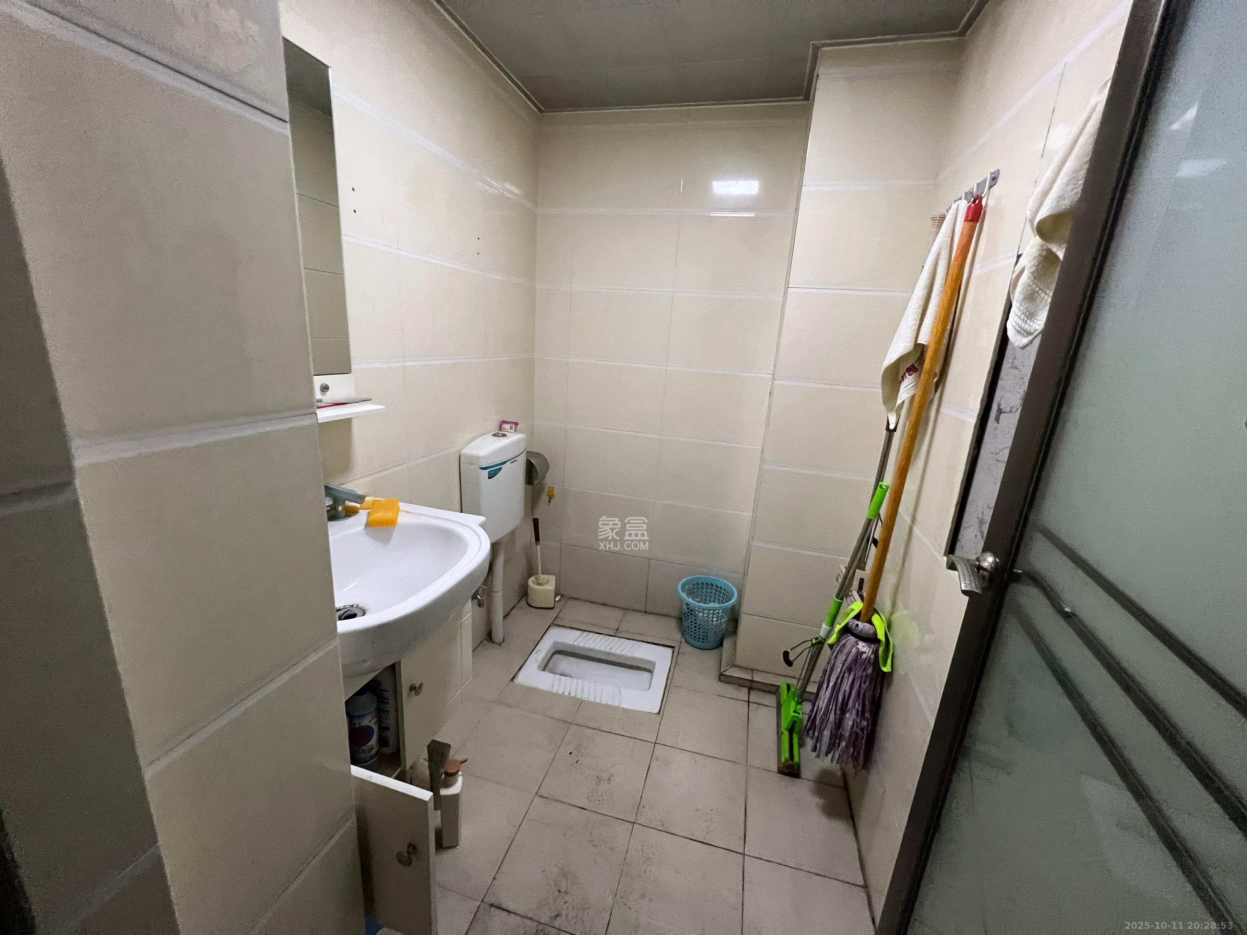 汇达国际公馆(汇达大厦) 2室1厅1卫 2400.0元/月 汇达国际公馆(汇达大厦) 2室1厅1卫 2400.0元/月室内图