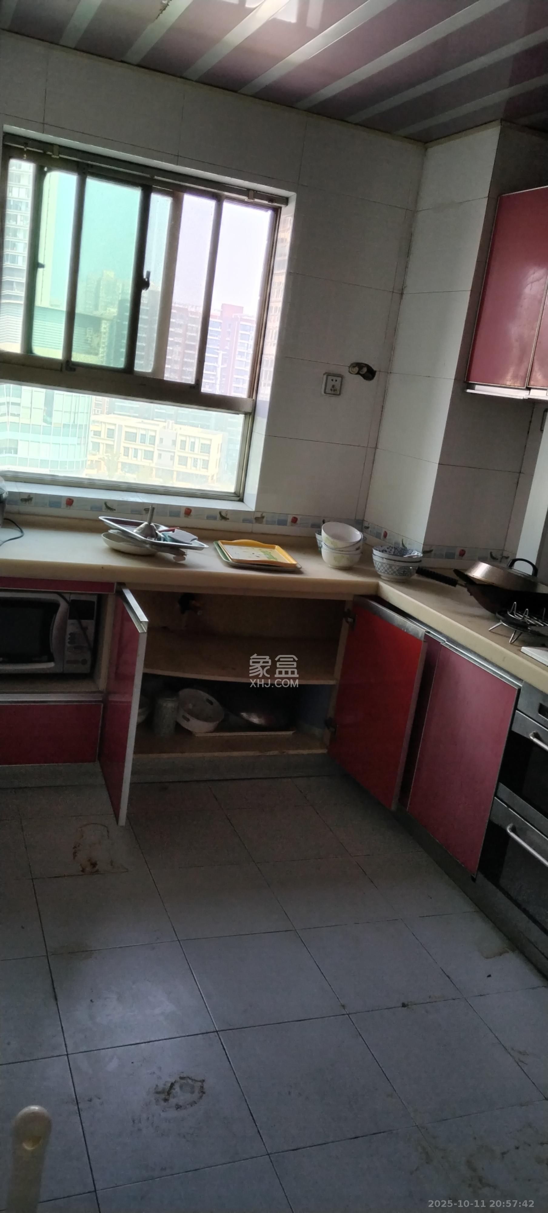 莲湖大厦 3室2厅2卫 2200.0元/月 莲湖大厦 3室2厅2卫 2200.0元/月室内图