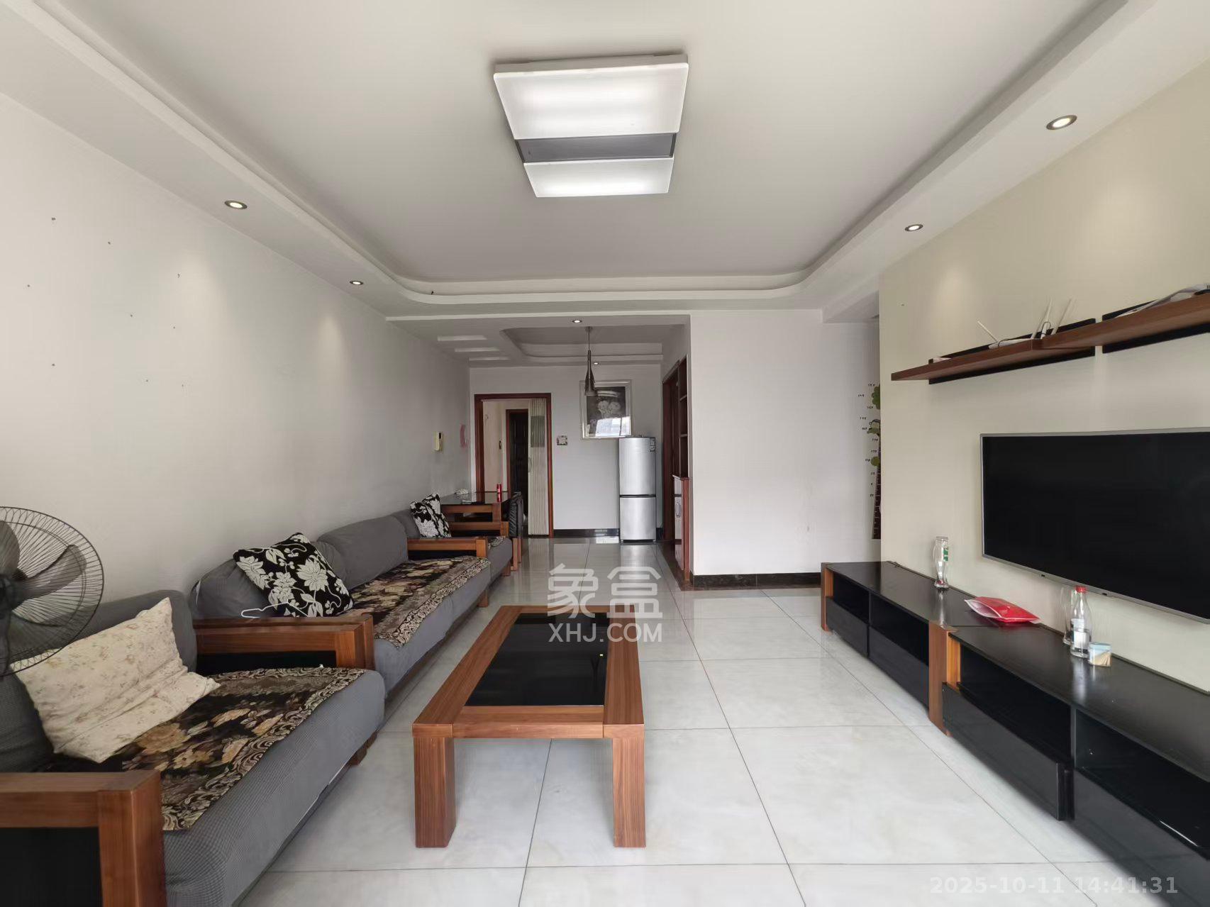 盛地尊域 4室2厅2卫 1900.0元/月 盛地尊域 4室2厅2卫 1900.0元/月室内图